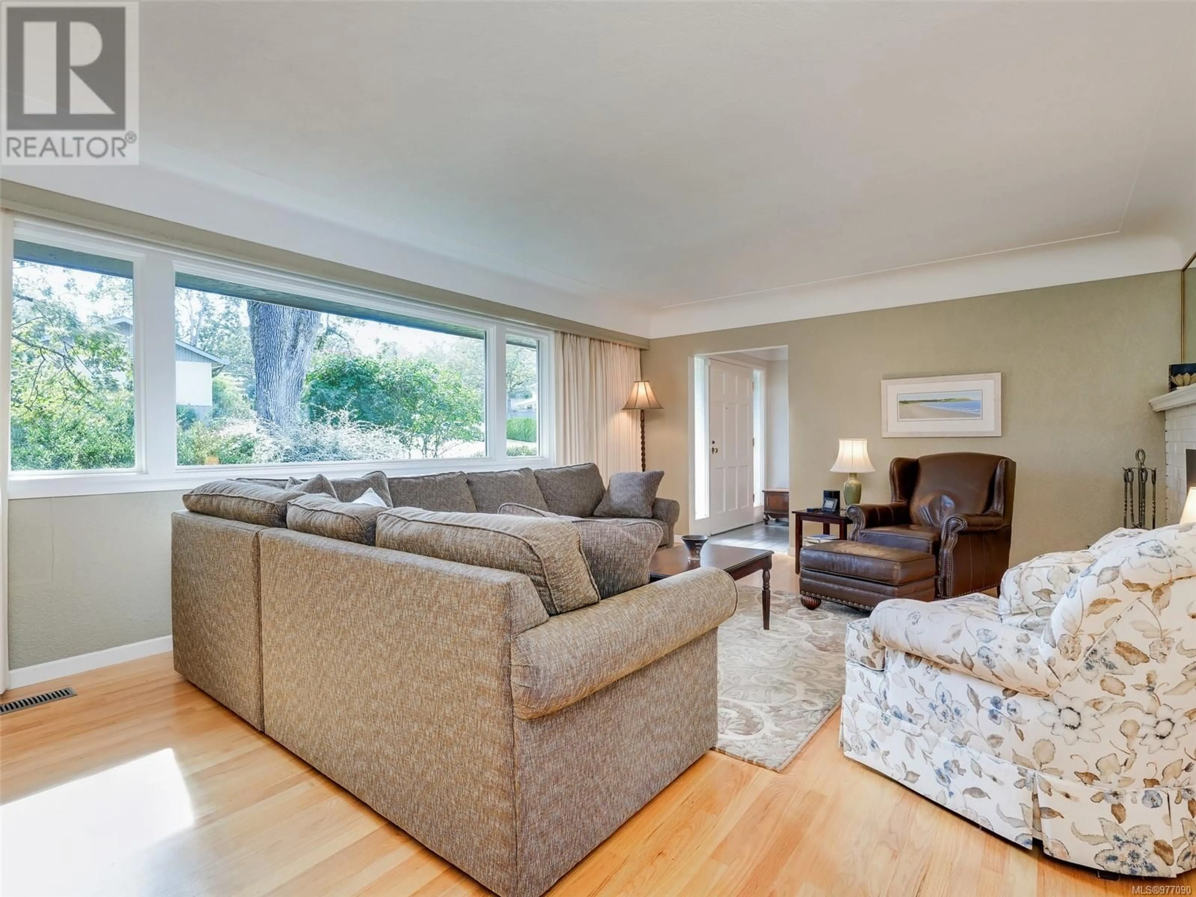 Living room with furniture, unknown for 2040 Frederick Norris Rd, Oak Bay British Columbia V8P2B2