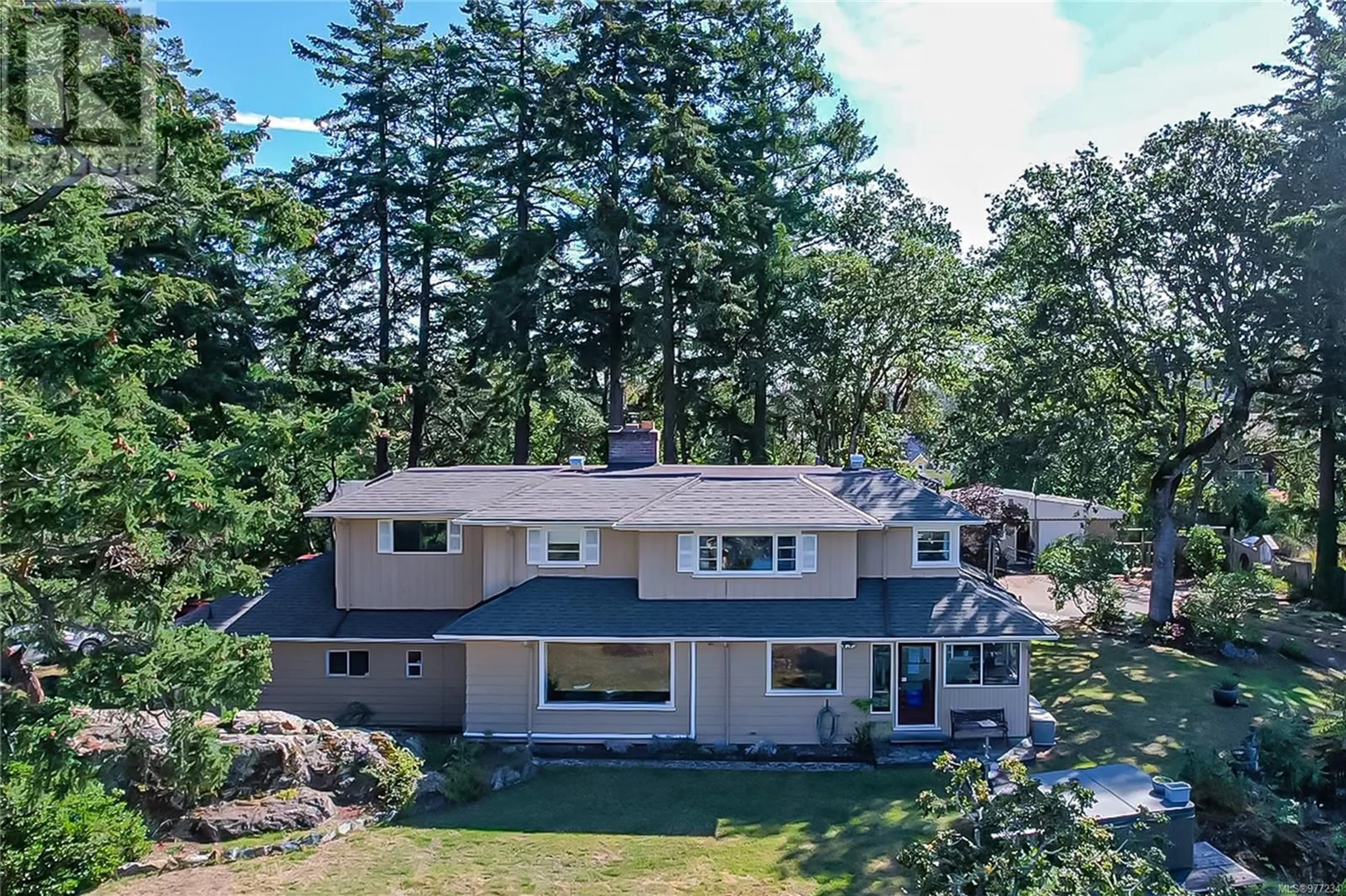 Frontside or backside of a home for 2817 Murray Dr, Saanich British Columbia V9A2S6