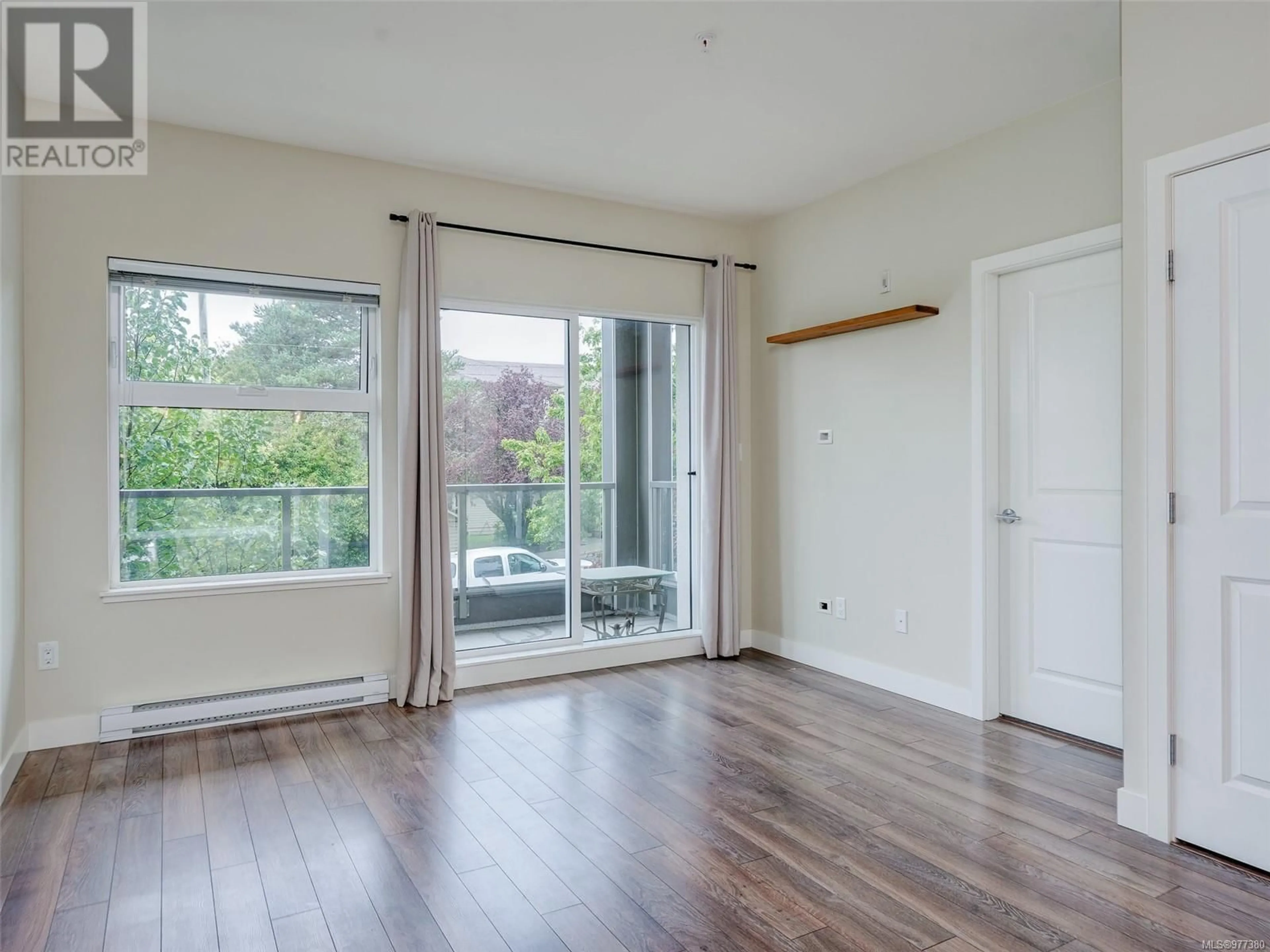 A pic of a room for 206 1000 Inverness Rd, Saanich British Columbia V8X2S1