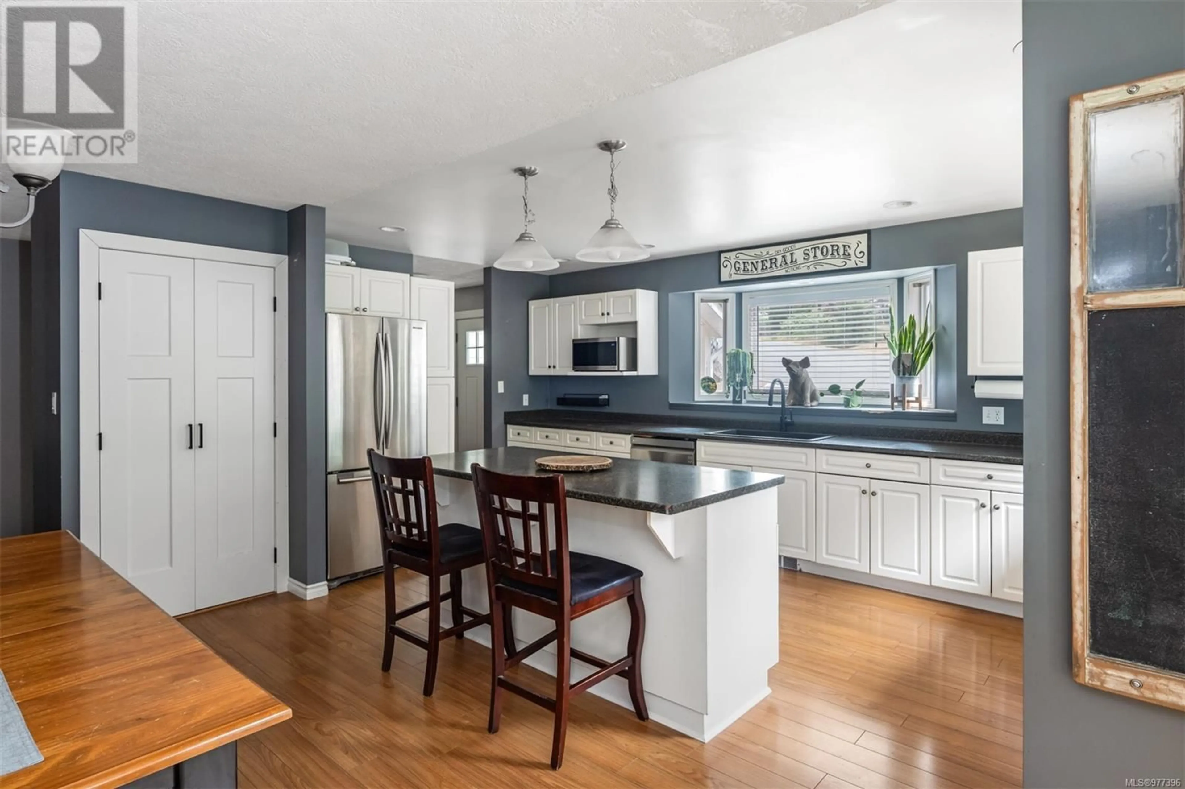 Open concept kitchen for 2389 Robertson Rd, Shawnigan Lake British Columbia V0R2W1