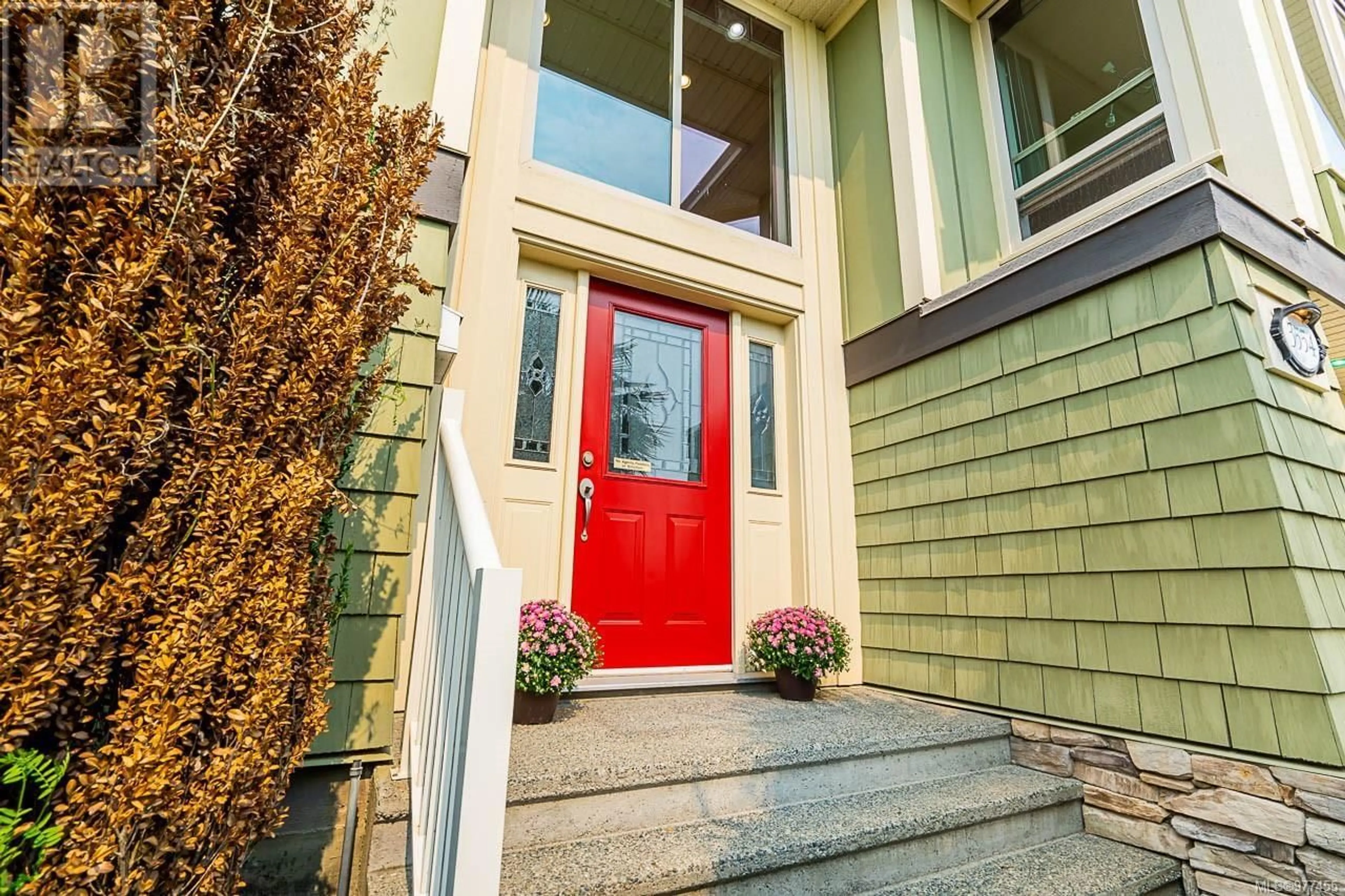 Indoor entryway, wood floors for 3554 Promenade Cres, Colwood British Columbia V9C4L1