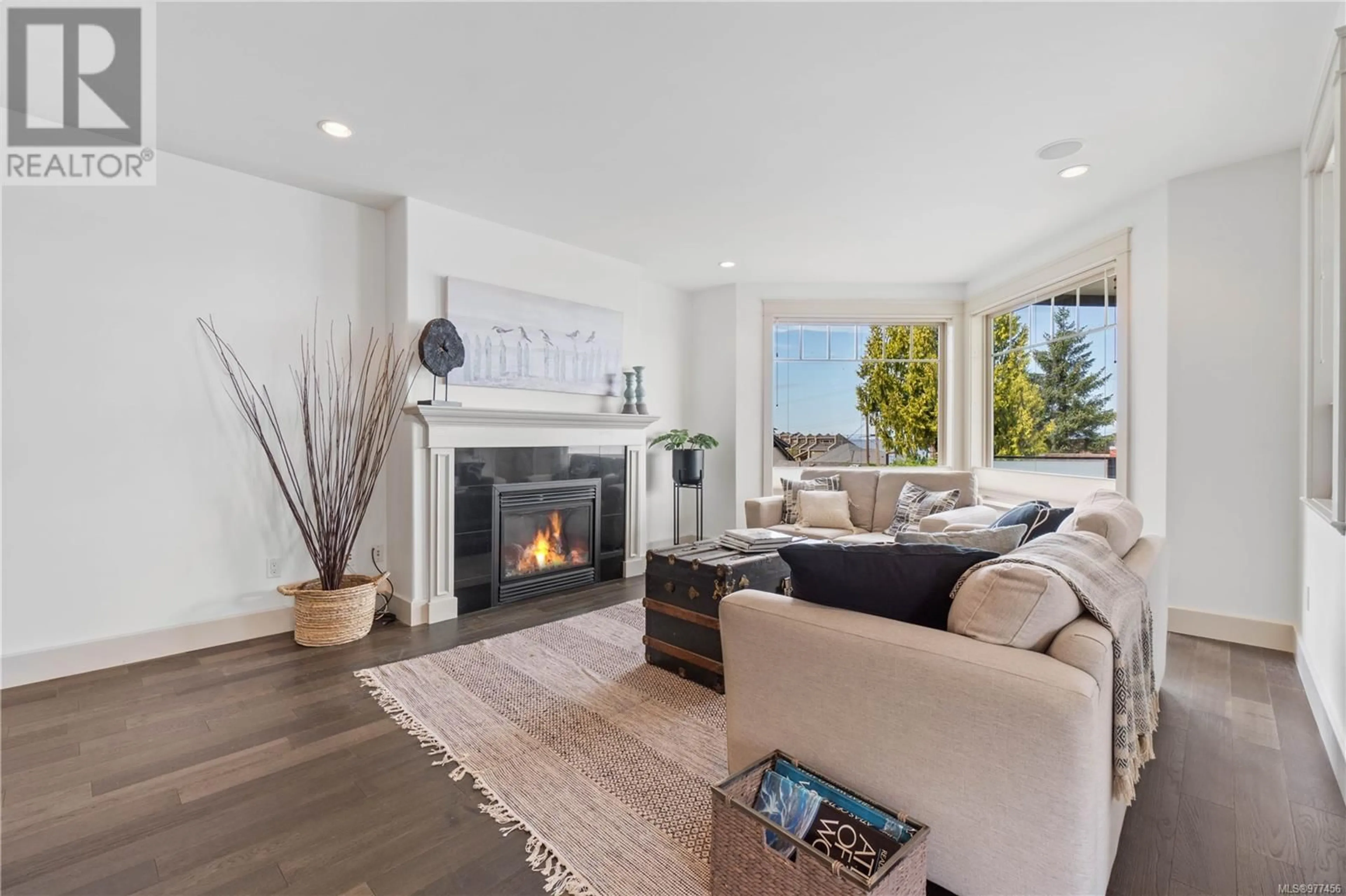 Living room, wood floors for 1101 333 Garrett Rd, Qualicum Beach British Columbia V9K1H4