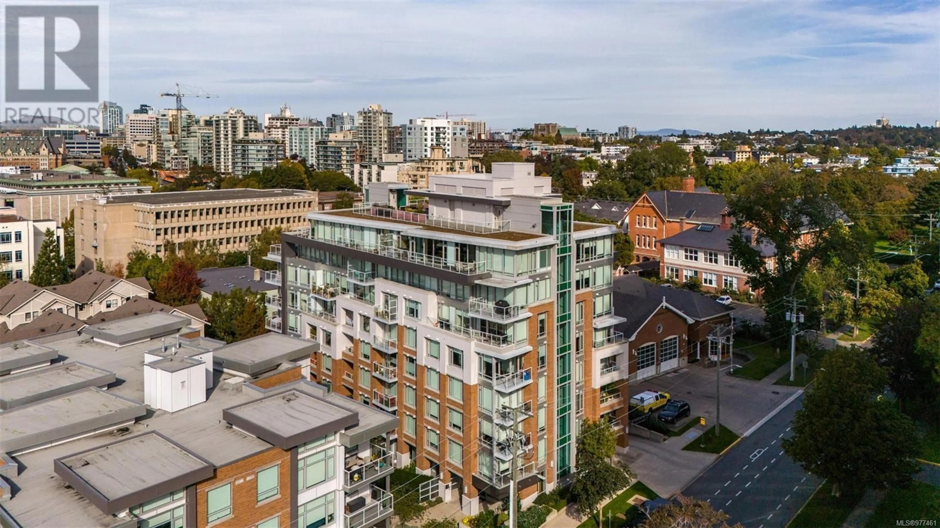 A pic from exterior of the house or condo, the view of city buildings for 506 646 Michigan St, Victoria British Columbia V8V0B7