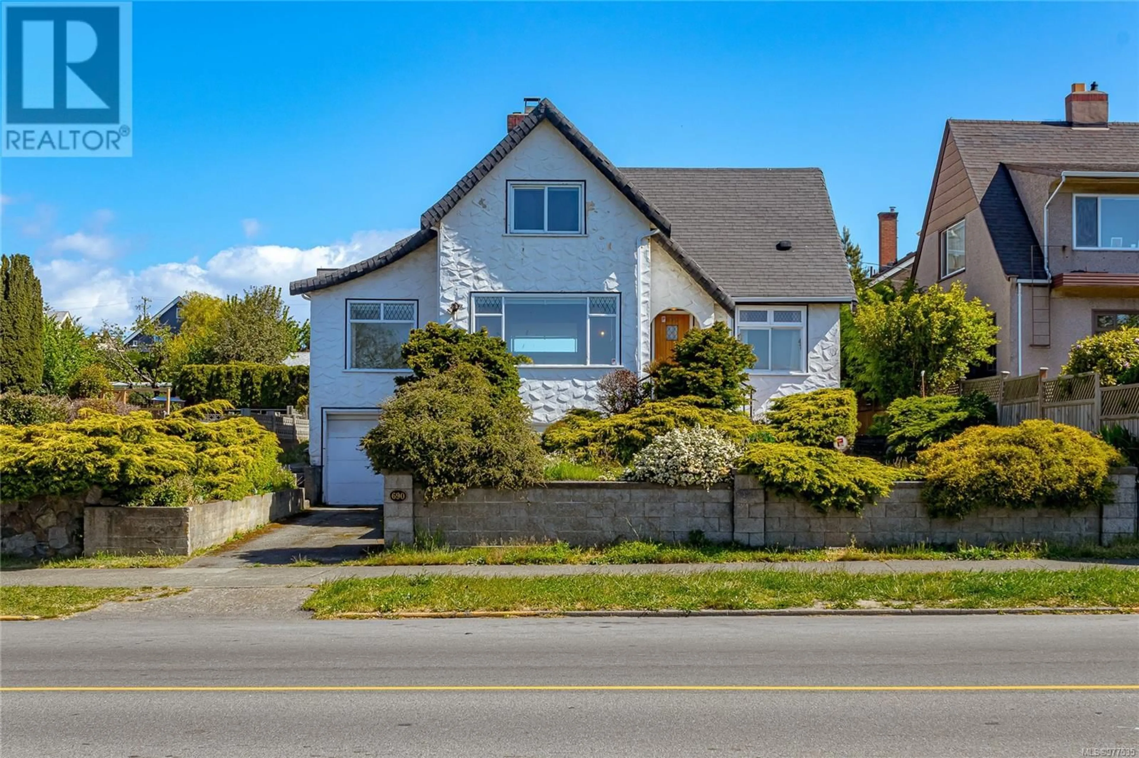 Frontside or backside of a home, cottage for 690 Dallas Rd, Victoria British Columbia V8V1B7