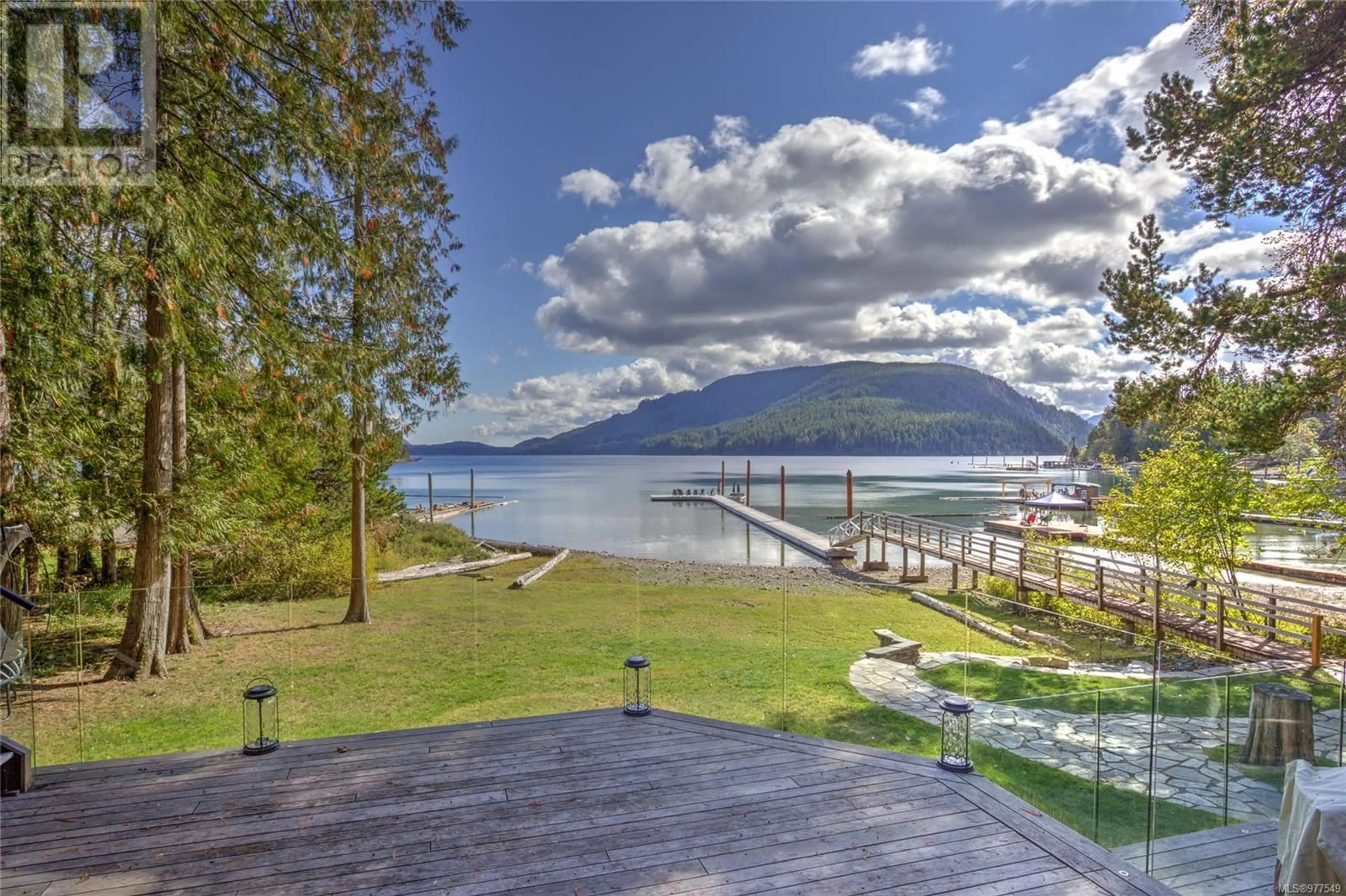 Patio, lake for 8335 Sa-Seen-Os Rd, Youbou British Columbia V0R3E1