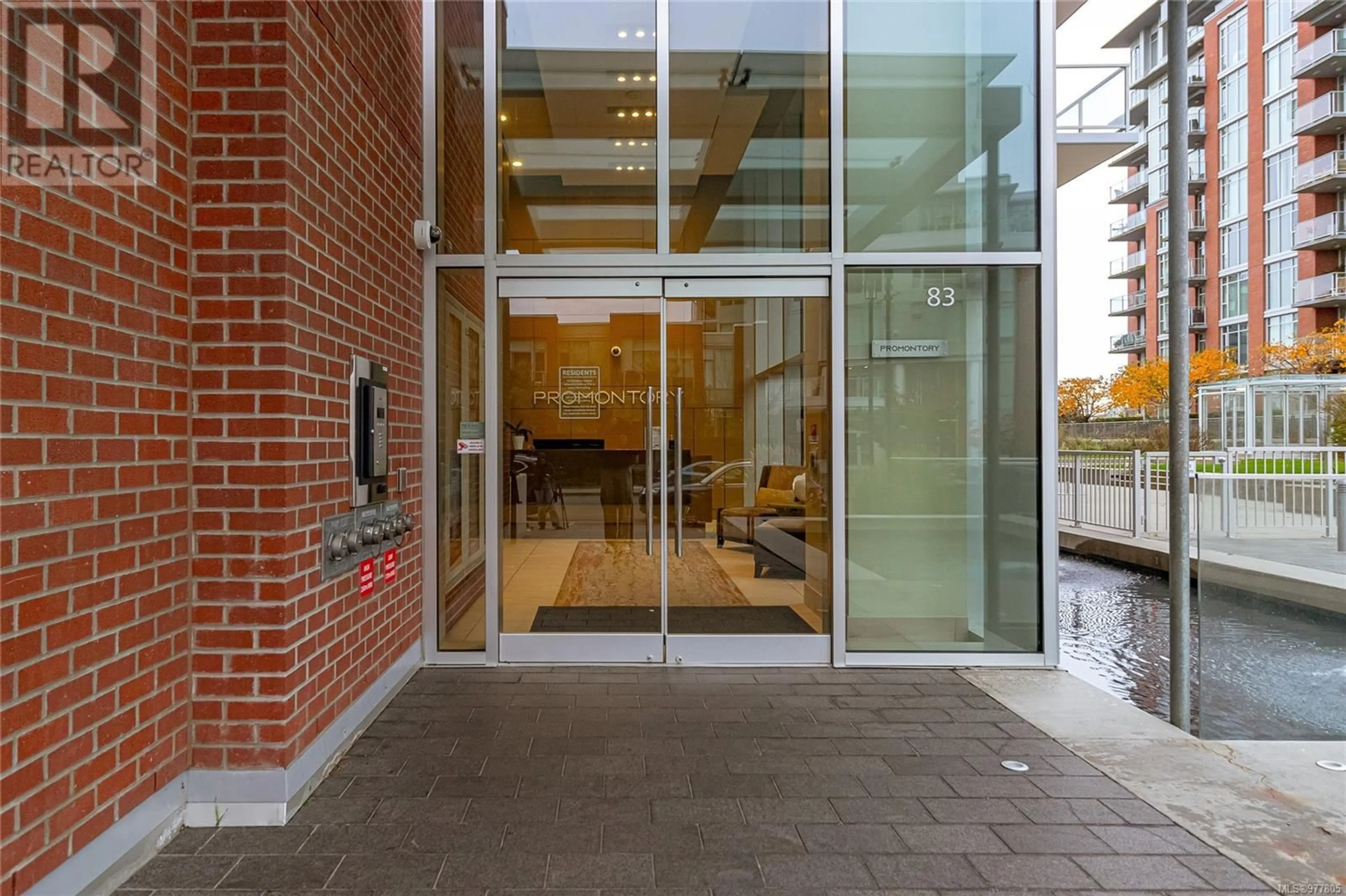 Indoor foyer, ceramic floors for 508 83 Saghalie Rd, Victoria British Columbia V9A0E7