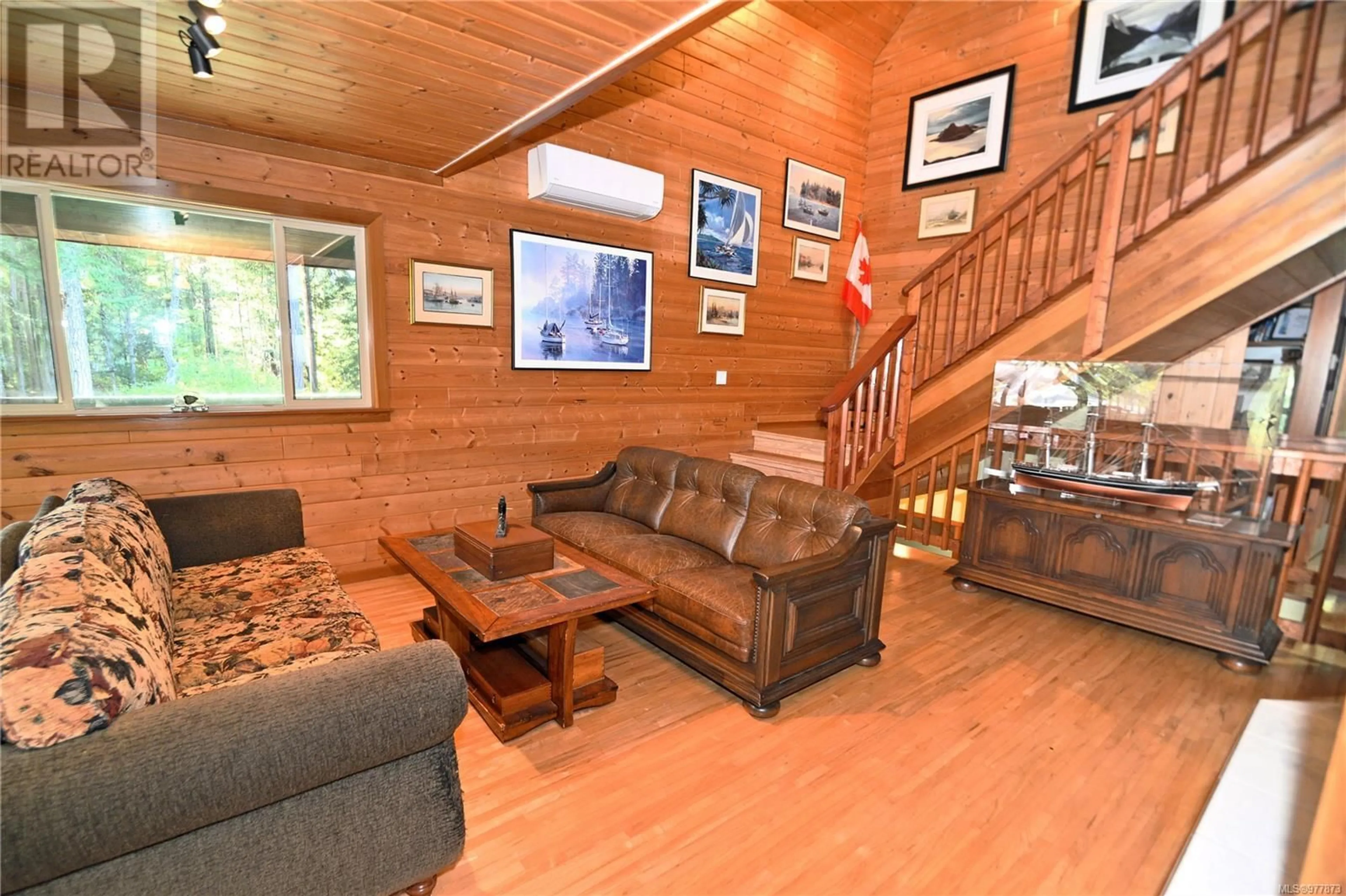 Living room, wood floors for 1637 Perry Rd, Gabriola Island British Columbia V0R1X7