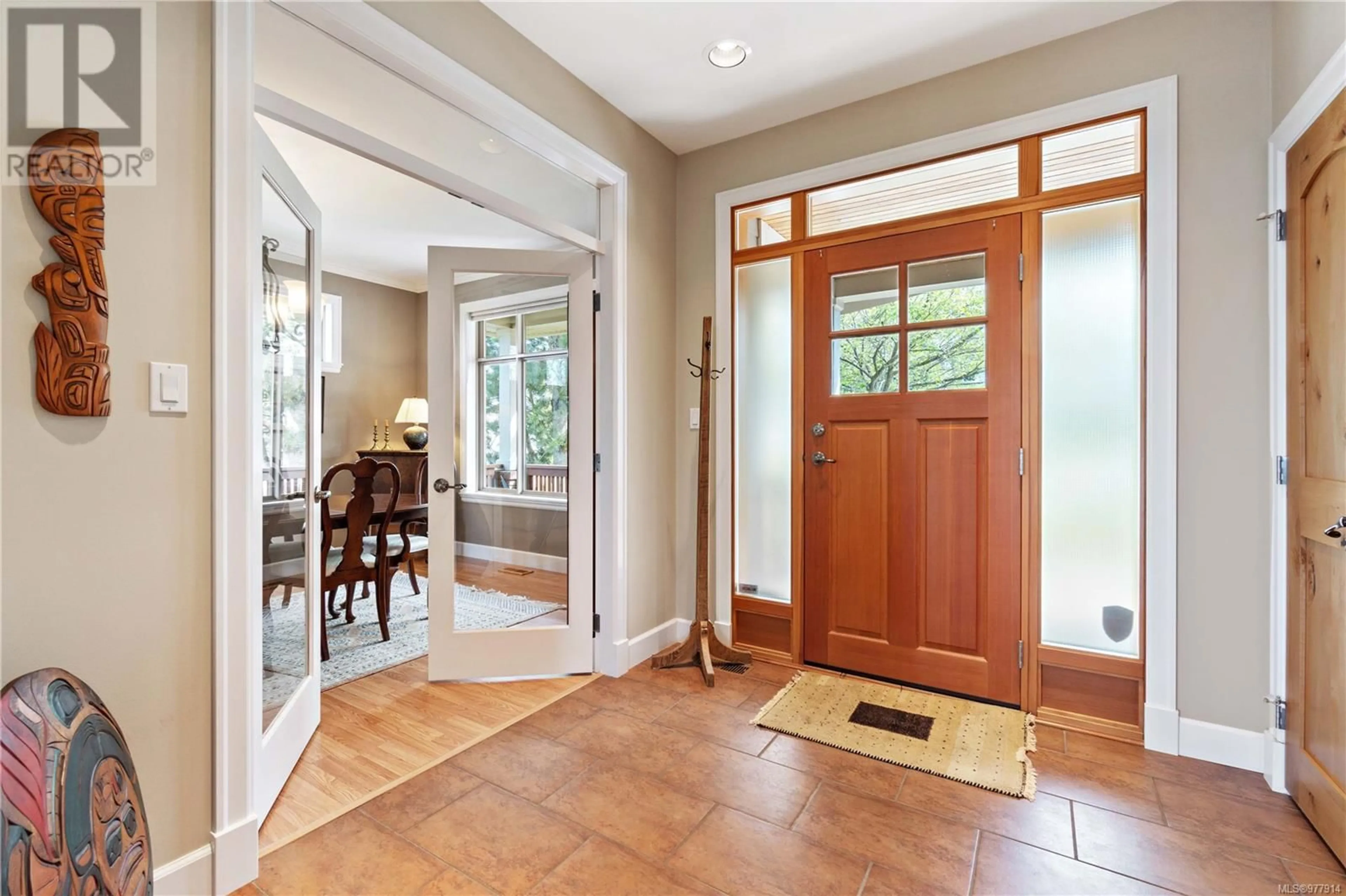 Indoor entryway, wood floors for 2240 Leighton Rd, Nanaimo British Columbia V9R7C1