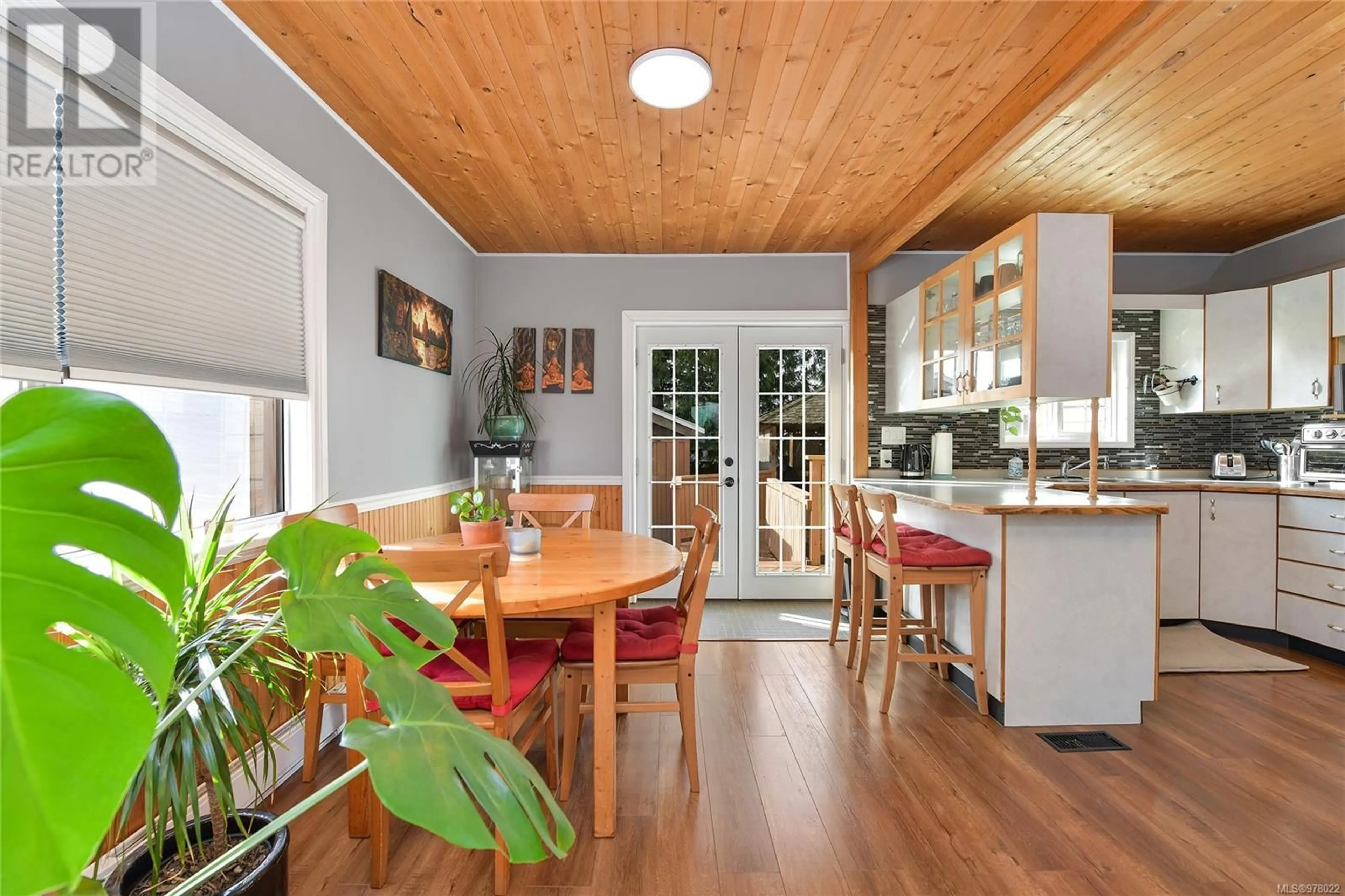 Dining room, wood floors, cottage for 13 Maddock Ave W, Saanich British Columbia V9A1E6