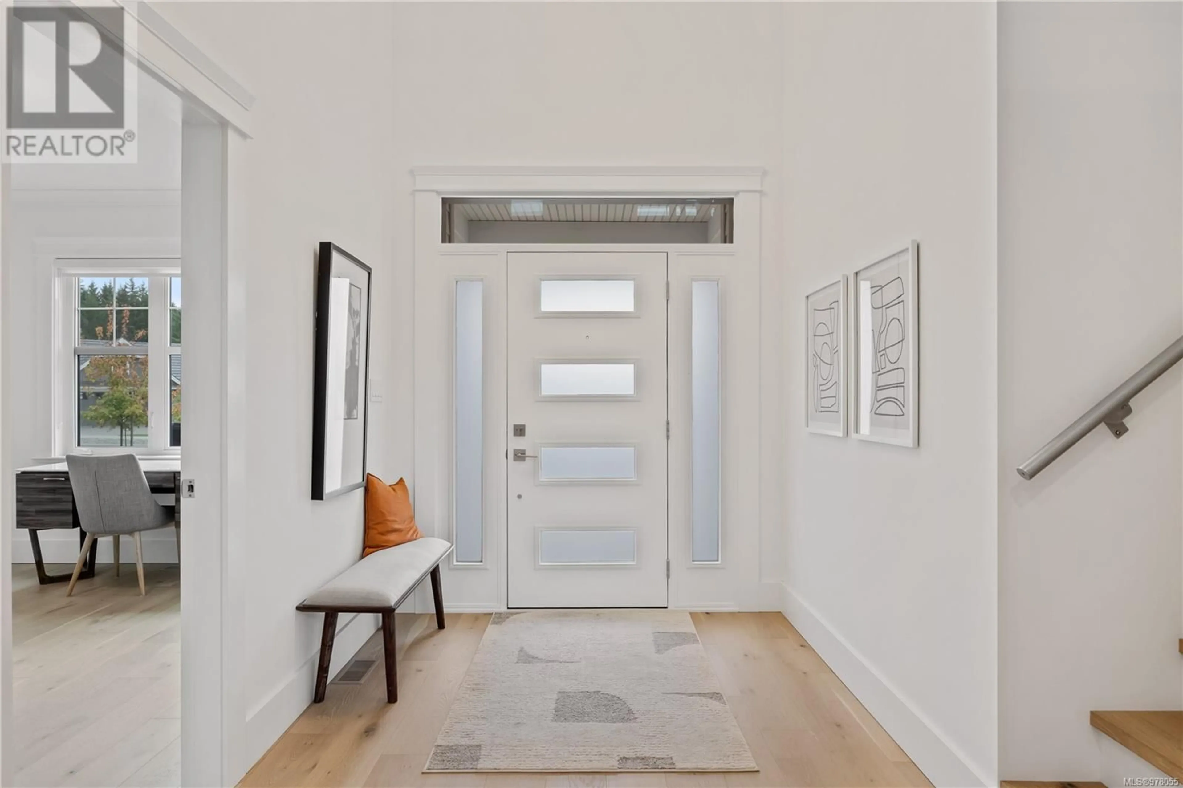 Indoor entryway for 2836 SHEFFIELD CRESCENT, Courtenay British Columbia V9N0X0