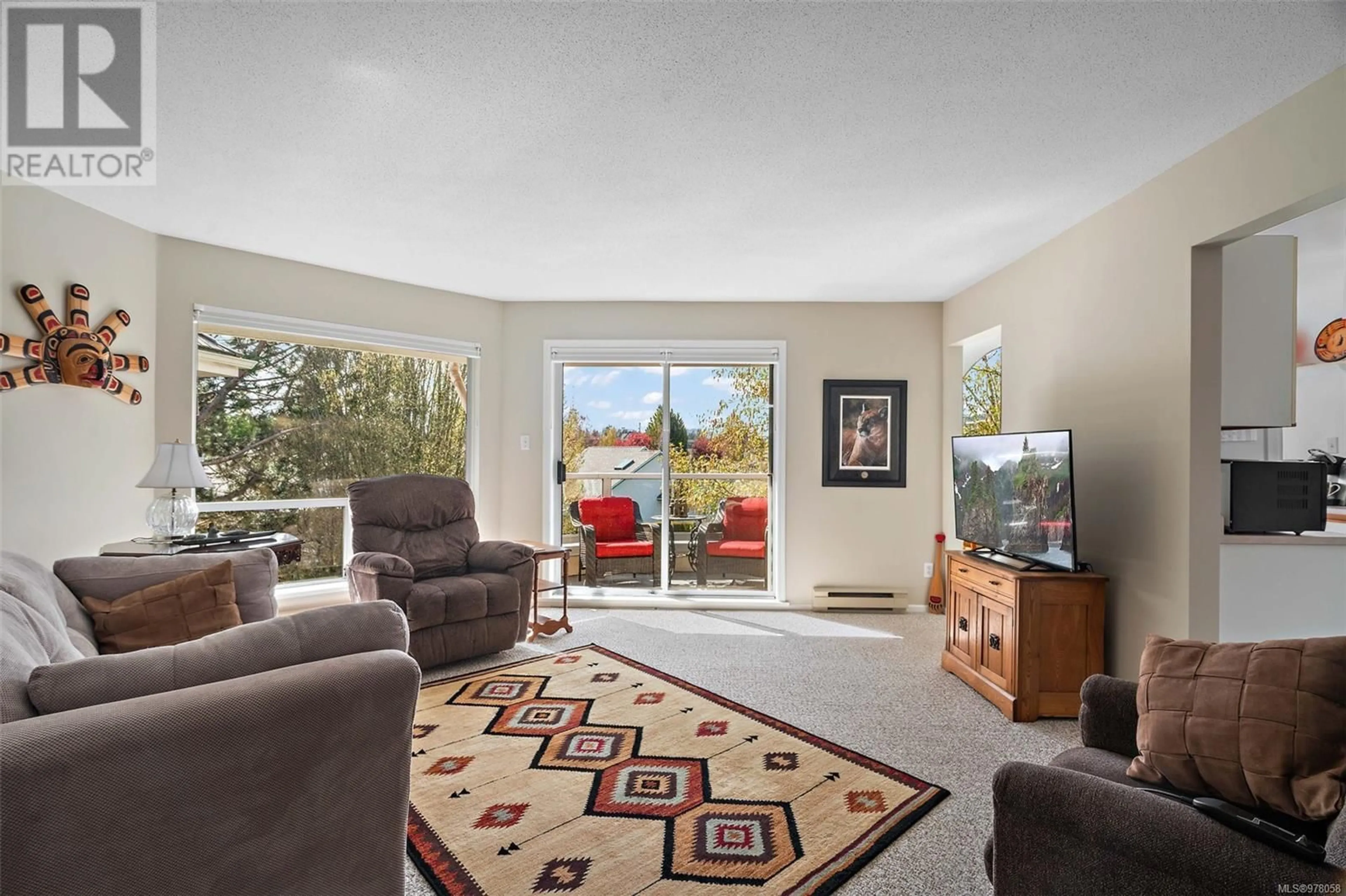 Living room, carpet floors for 4157 2600 Ferguson Rd, Central Saanich British Columbia V8M2C1