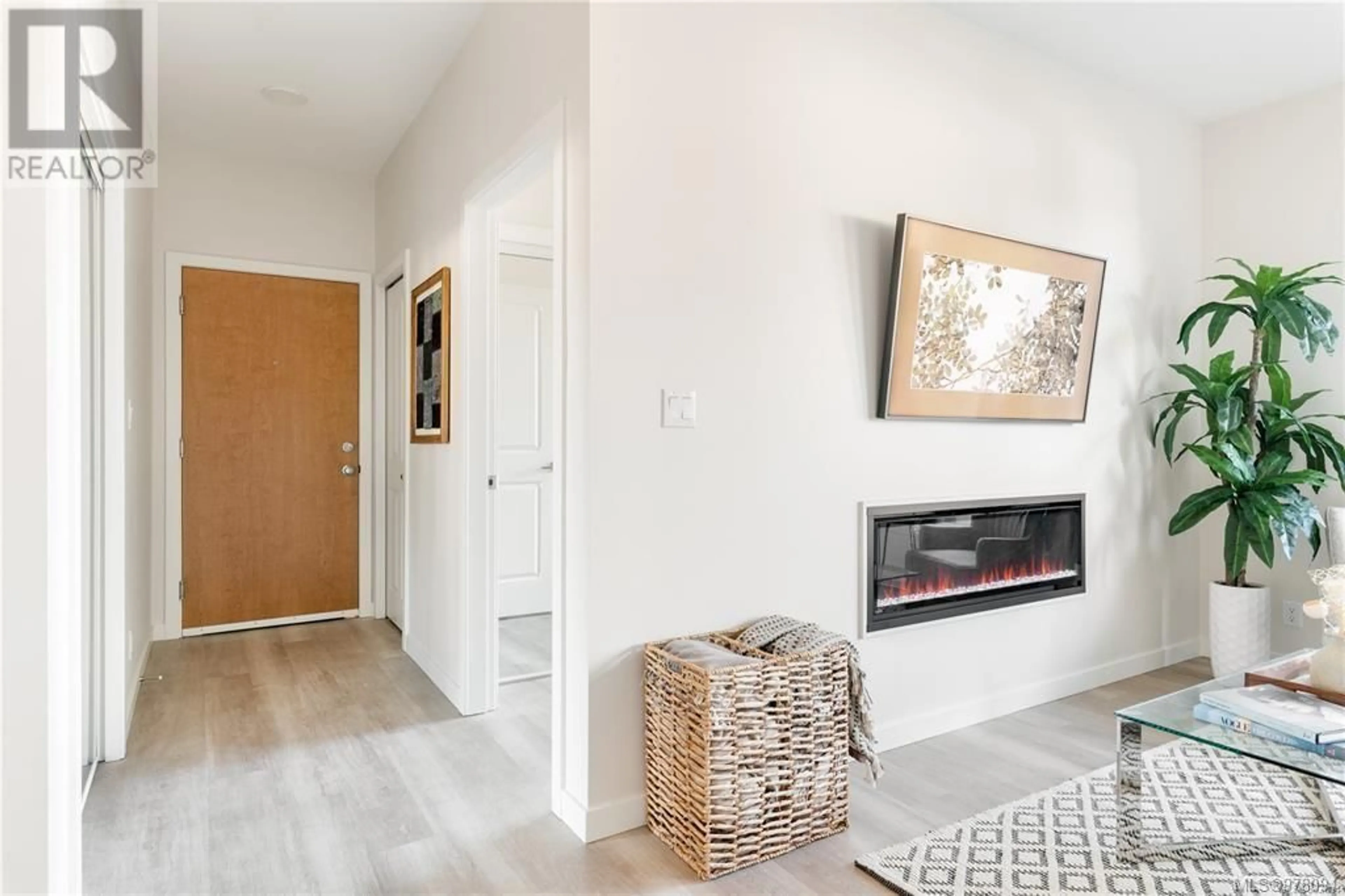 Indoor entryway, wood floors for 305 810 Orono Ave, Langford British Columbia V9B2T9