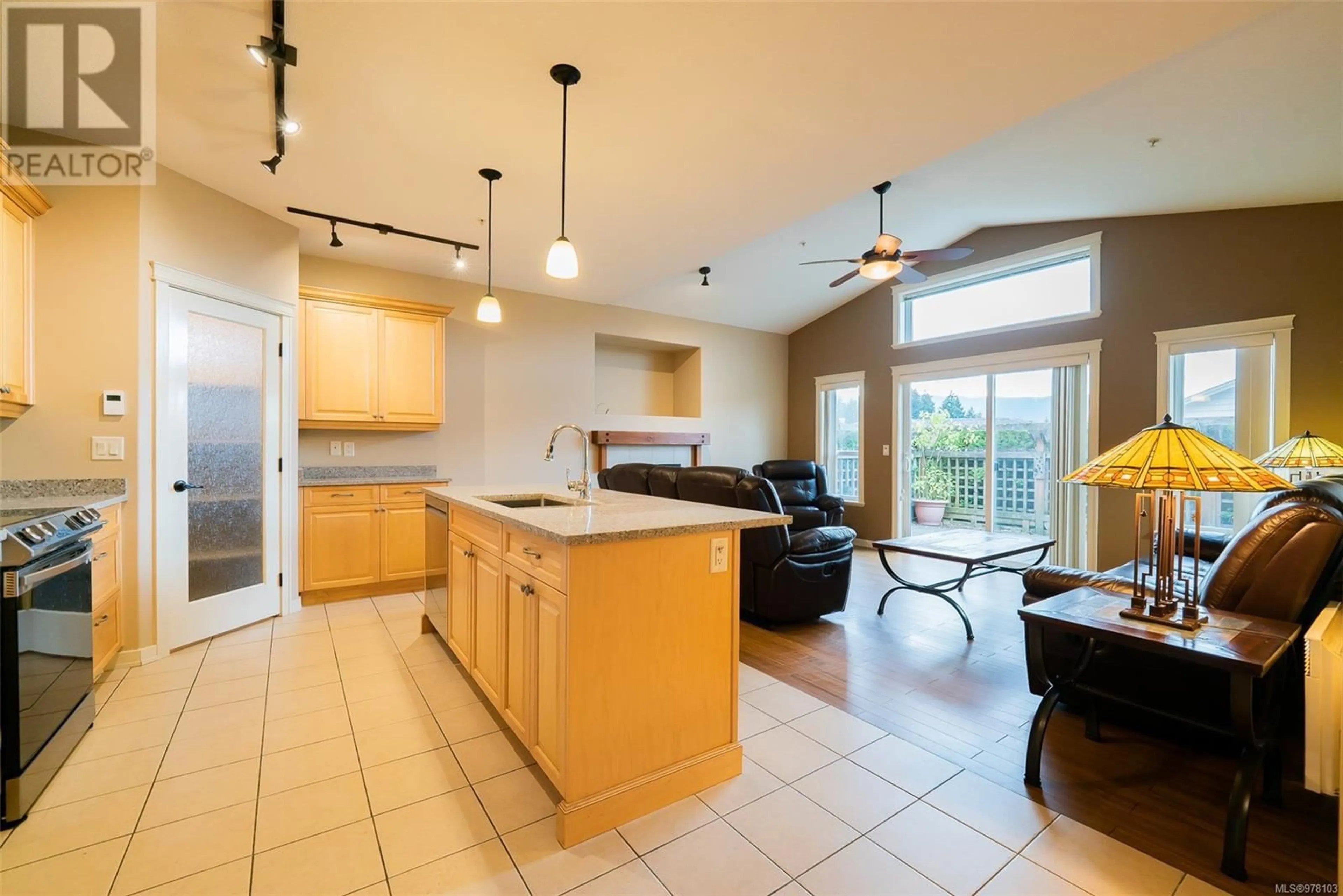 Open concept kitchen for 101 6224 Pleasant Ridge Pl, Nanaimo British Columbia V9T0B3