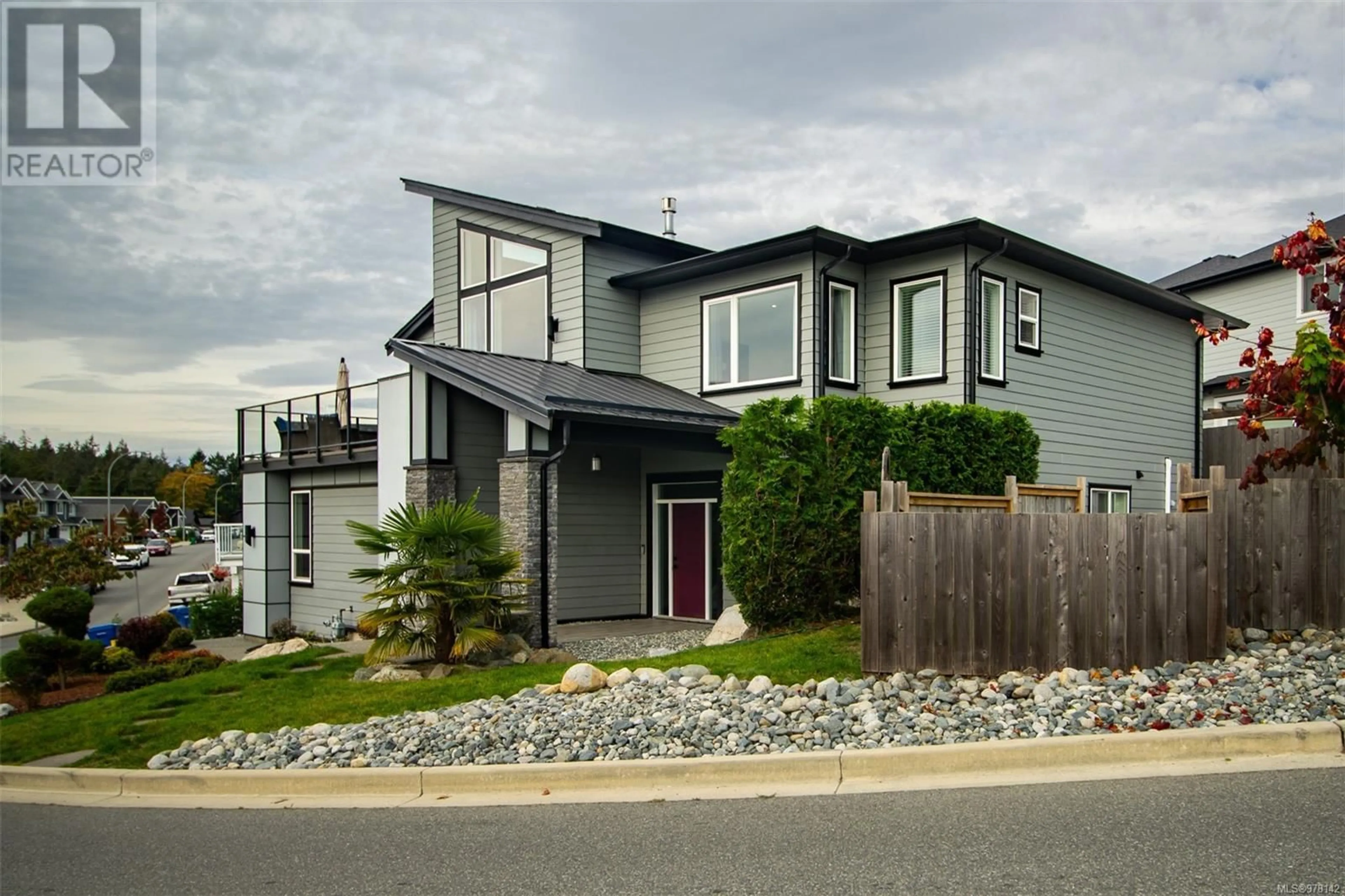 Frontside or backside of a home, the street view for 135 Golden Oaks Cres, Nanaimo British Columbia V9T0K8