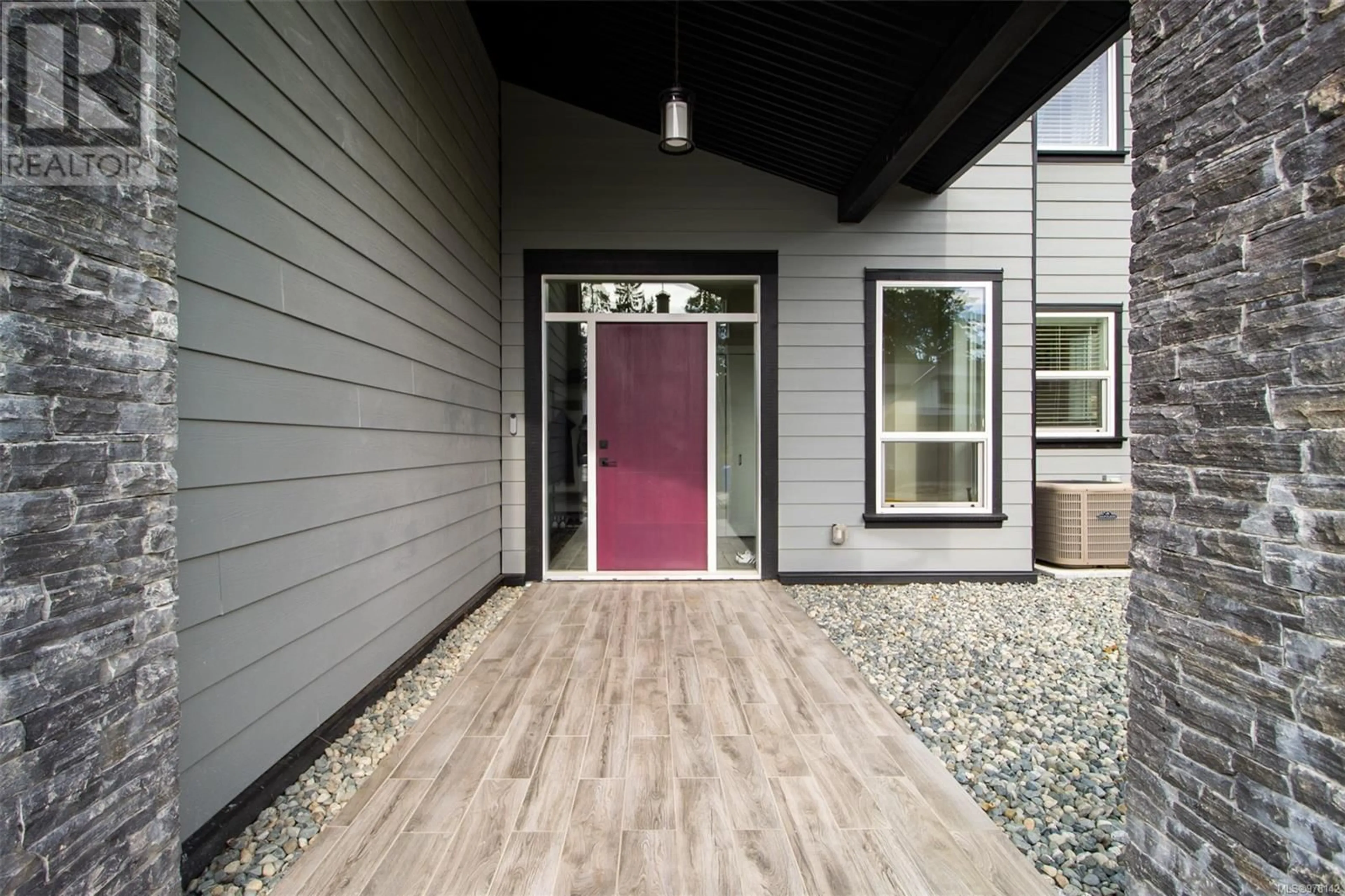 Home with vinyl exterior material for 135 Golden Oaks Cres, Nanaimo British Columbia V9T0K8