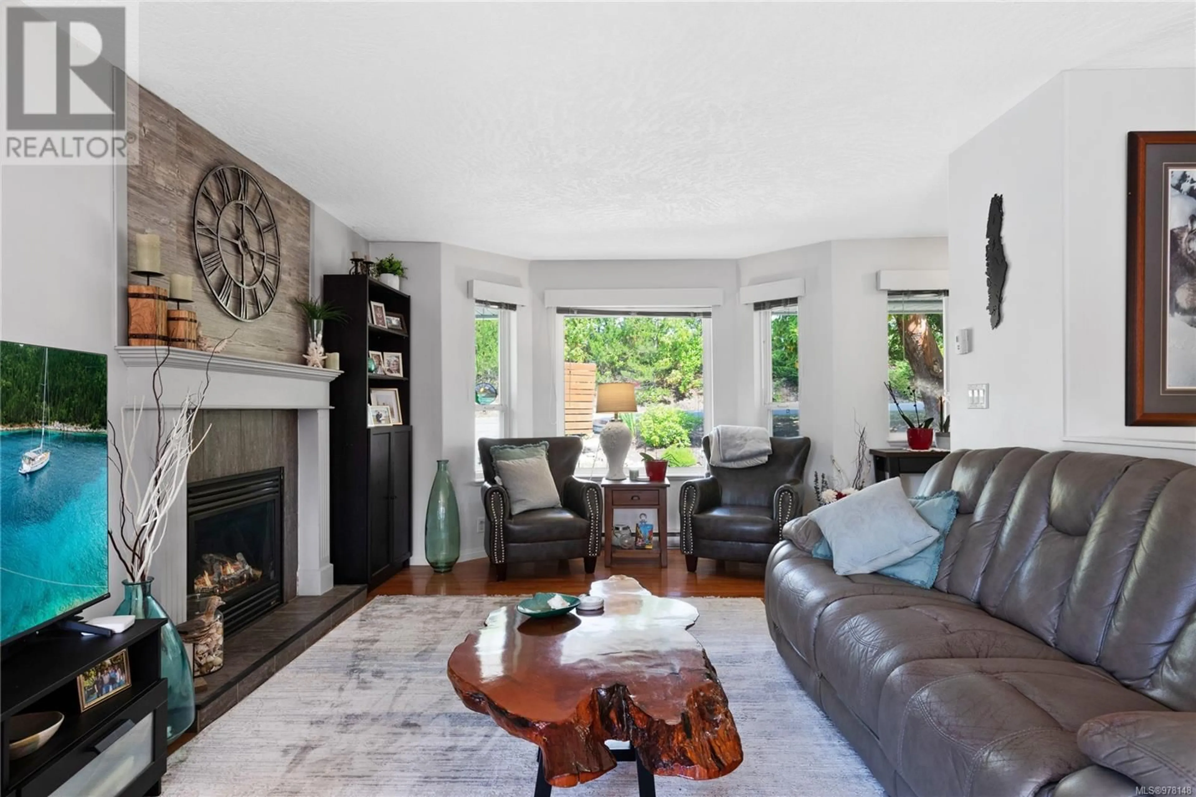 Living room with furniture, unknown for 1789 Country Rd, Qualicum Beach British Columbia V9K2S3