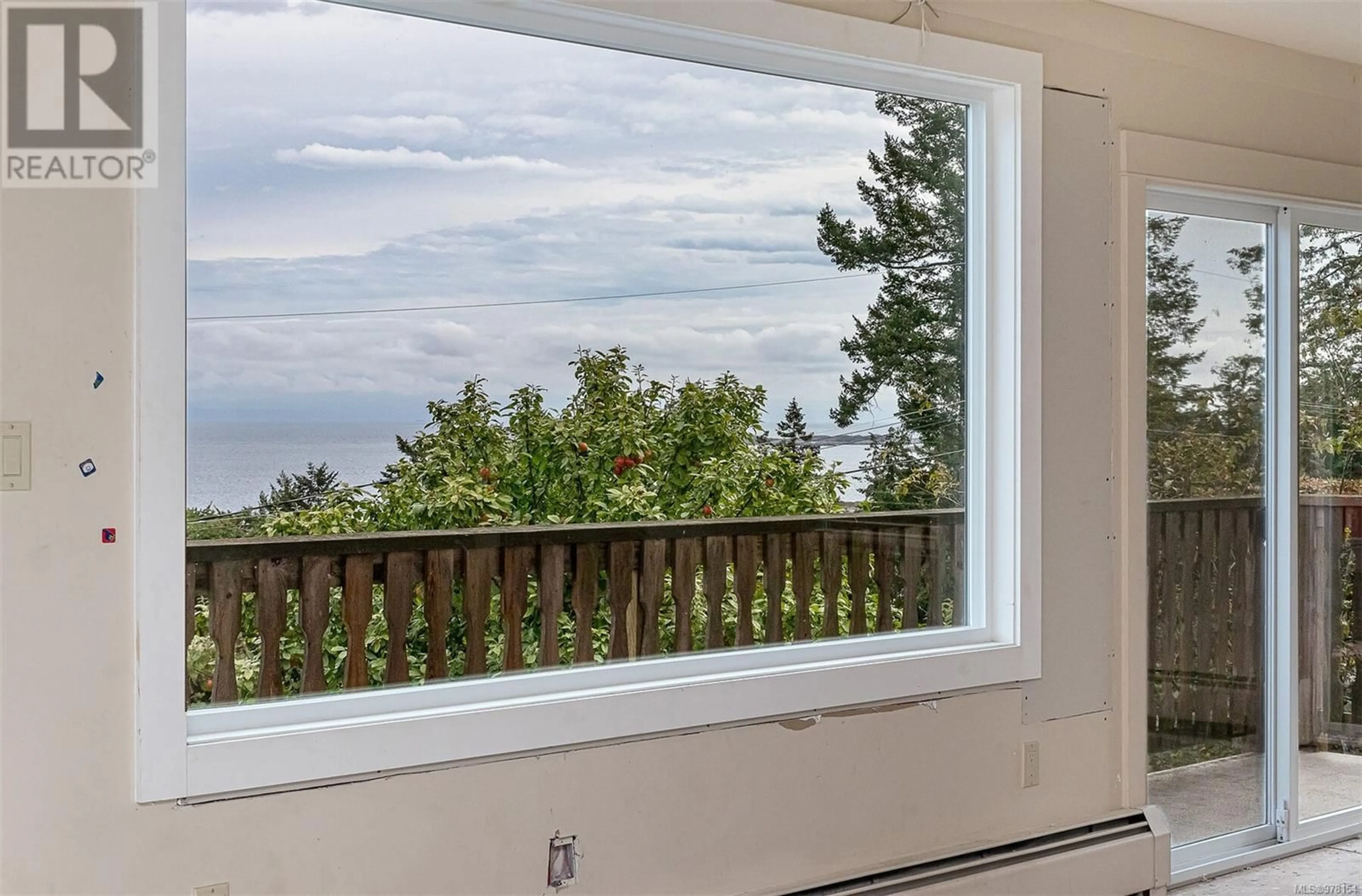 Balcony in the apartment, cottage for 3730 Mallard Pl SE, Nanoose Bay British Columbia V9P9H1