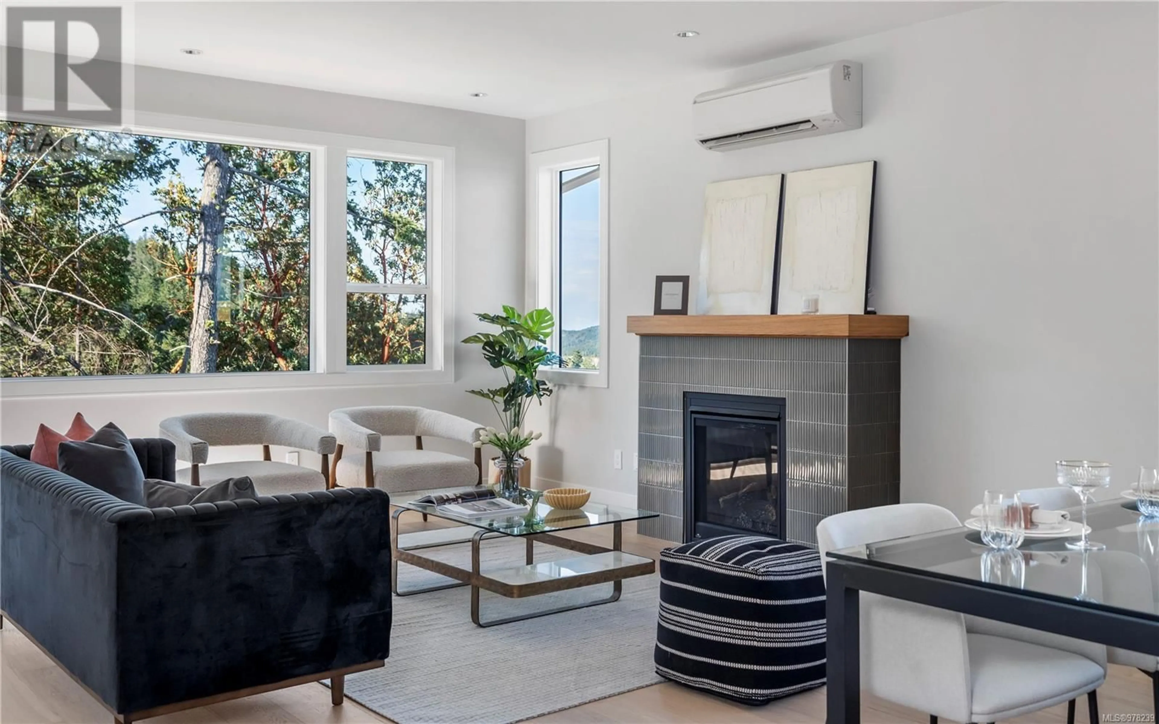 Living room, wood floors for 1414 Sandstone Lane, Langford British Columbia V9B6Z8