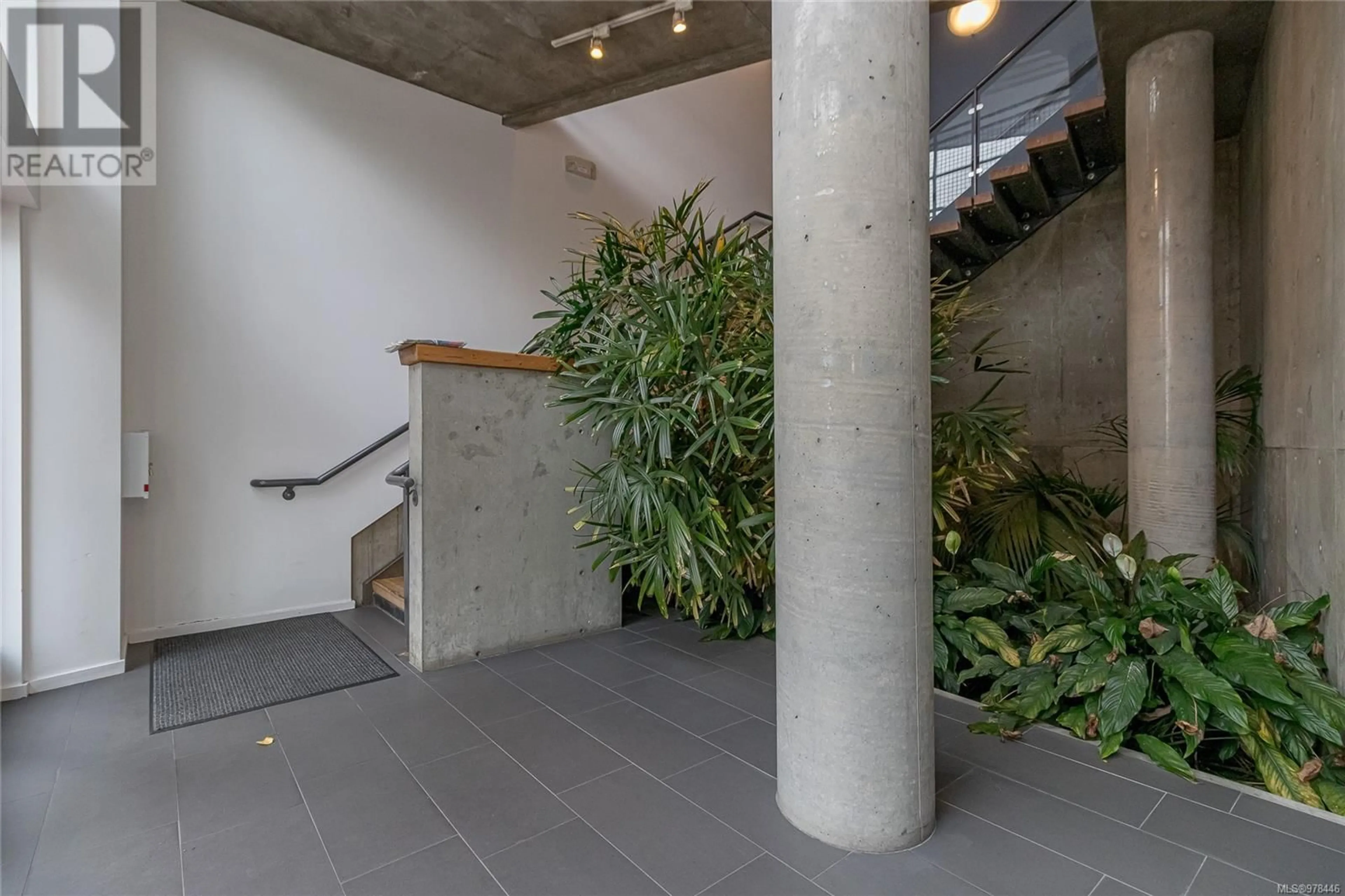 Indoor foyer, cement floor for 521 409 Swift St, Victoria British Columbia V8W1S2