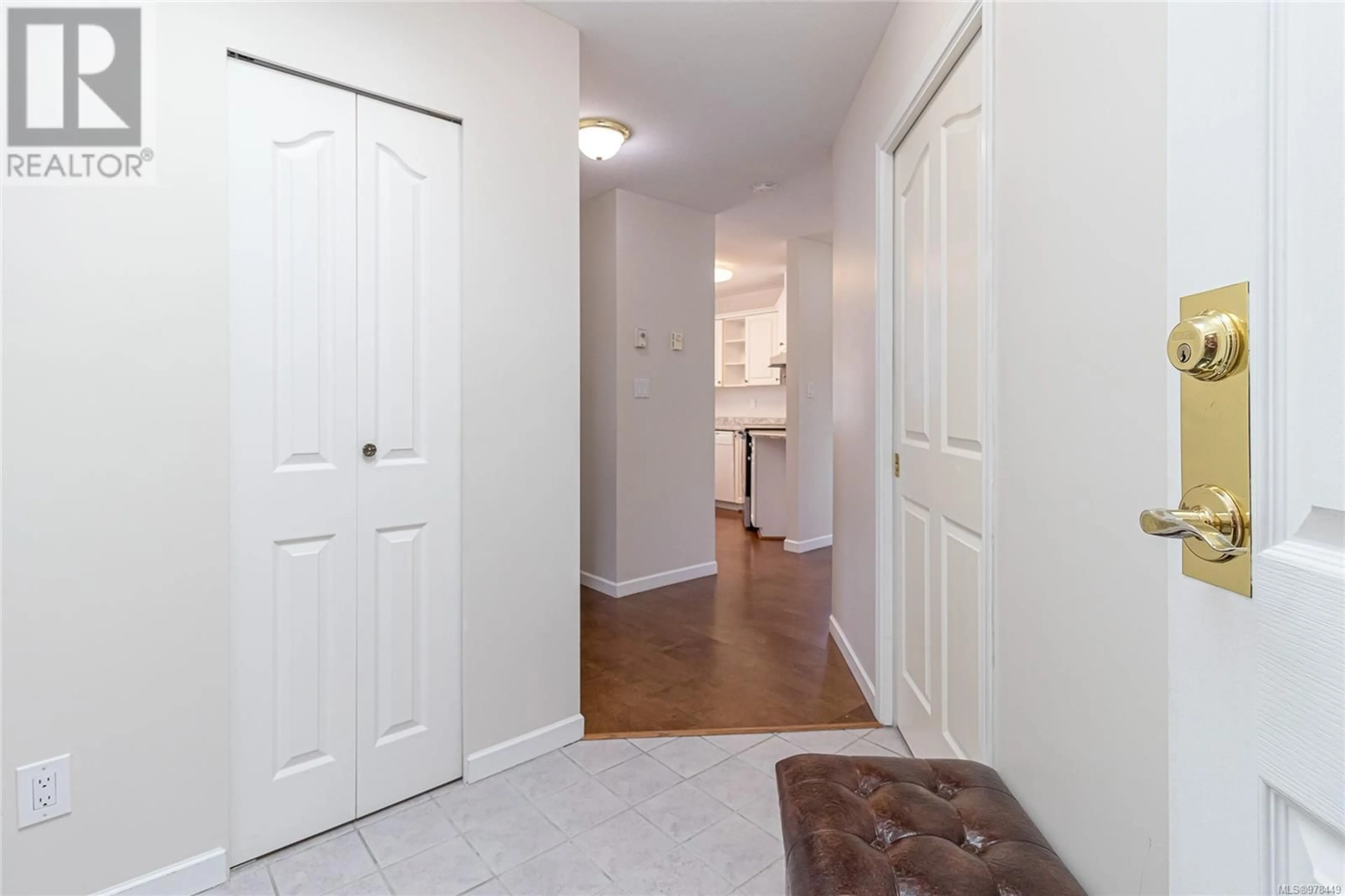 Indoor entryway, not visible floor for 301 245 First St, Duncan British Columbia V9L1R3