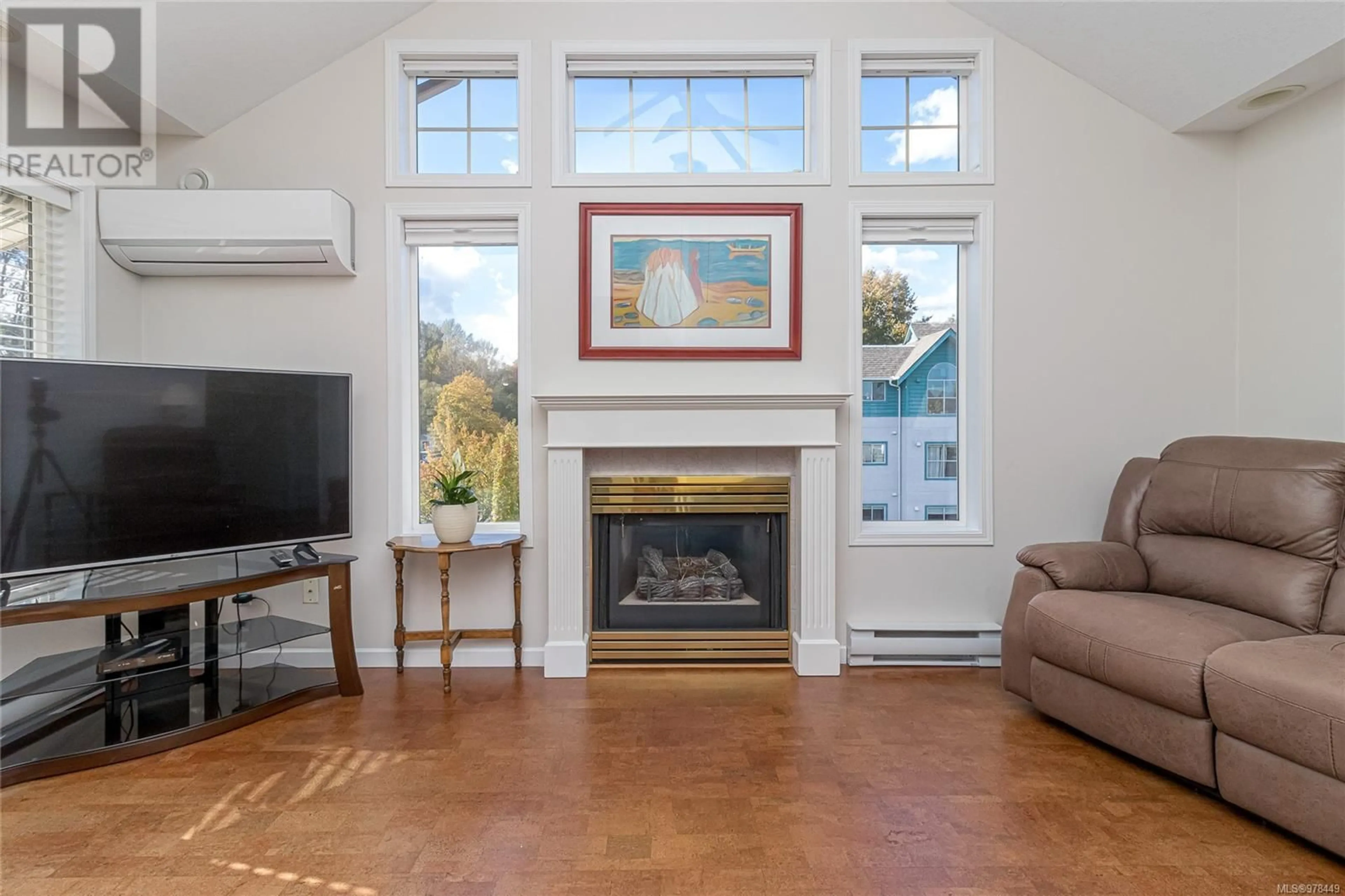 Living room, wood floors for 301 245 First St, Duncan British Columbia V9L1R3