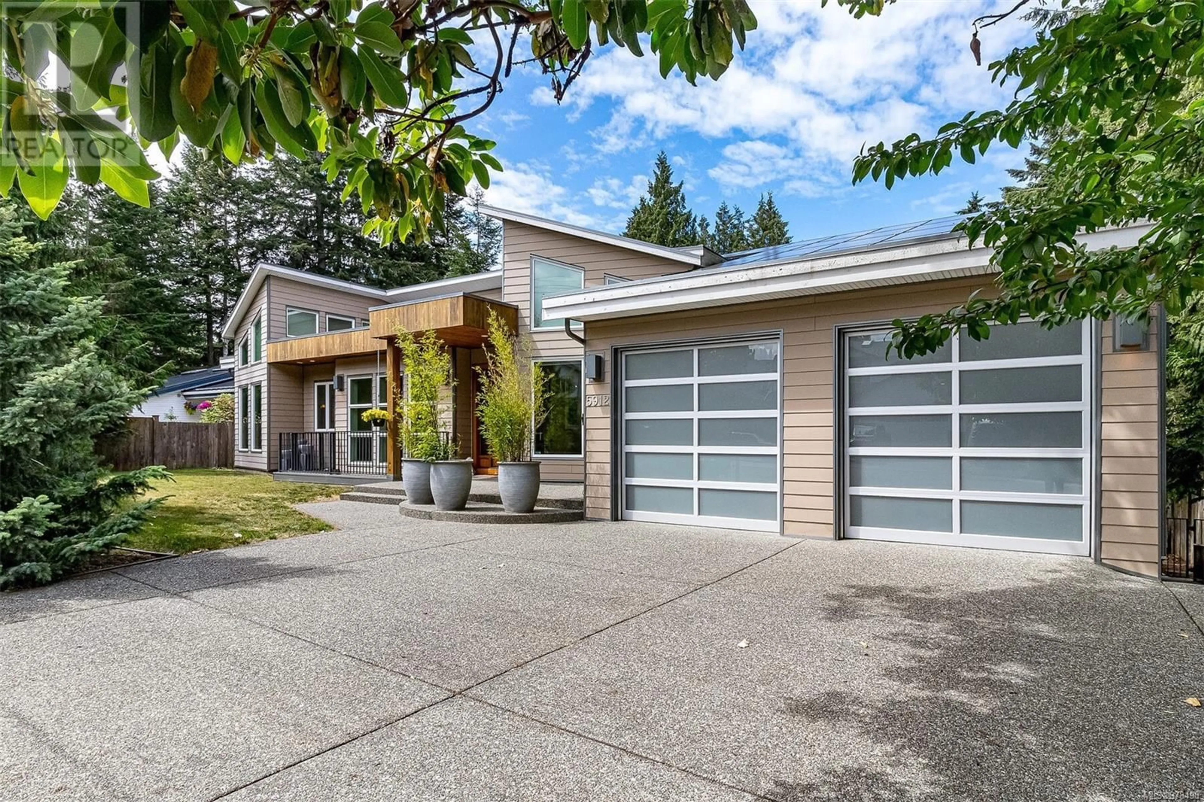 Home with vinyl exterior material, street for 5912 WALDBANK ROAD, Nanaimo British Columbia V9V1C8
