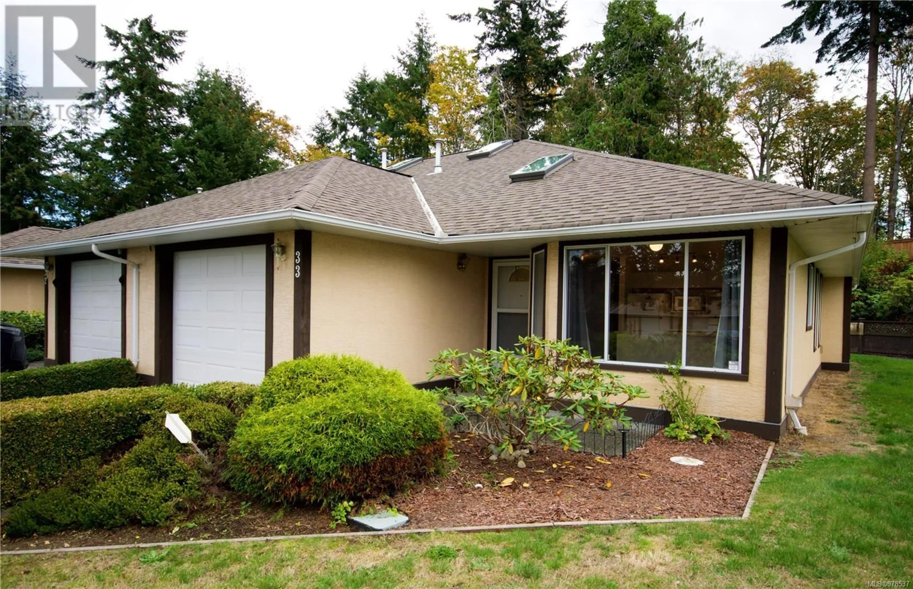 Home with vinyl exterior material for 33 454 Morison Ave, Parksville British Columbia V9P2M6