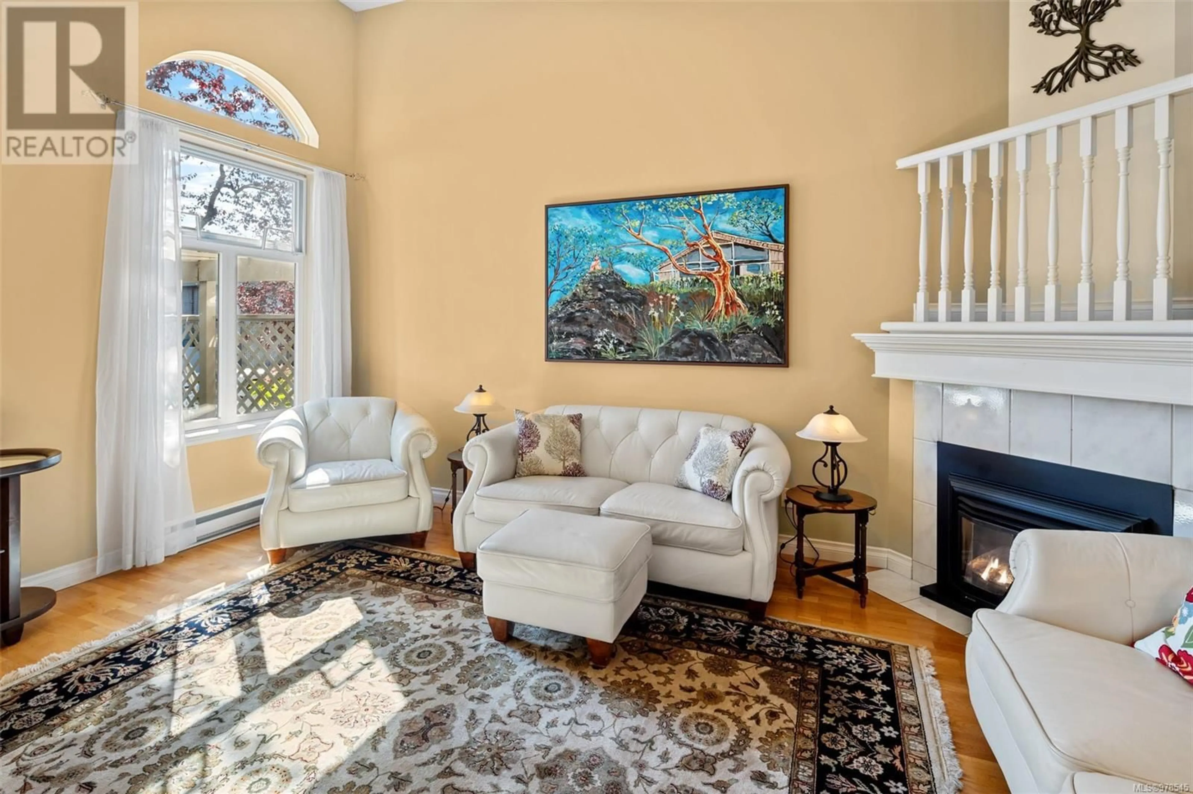 Living room, carpet floors for 3018 Washington Ave, Victoria British Columbia V9A1P6