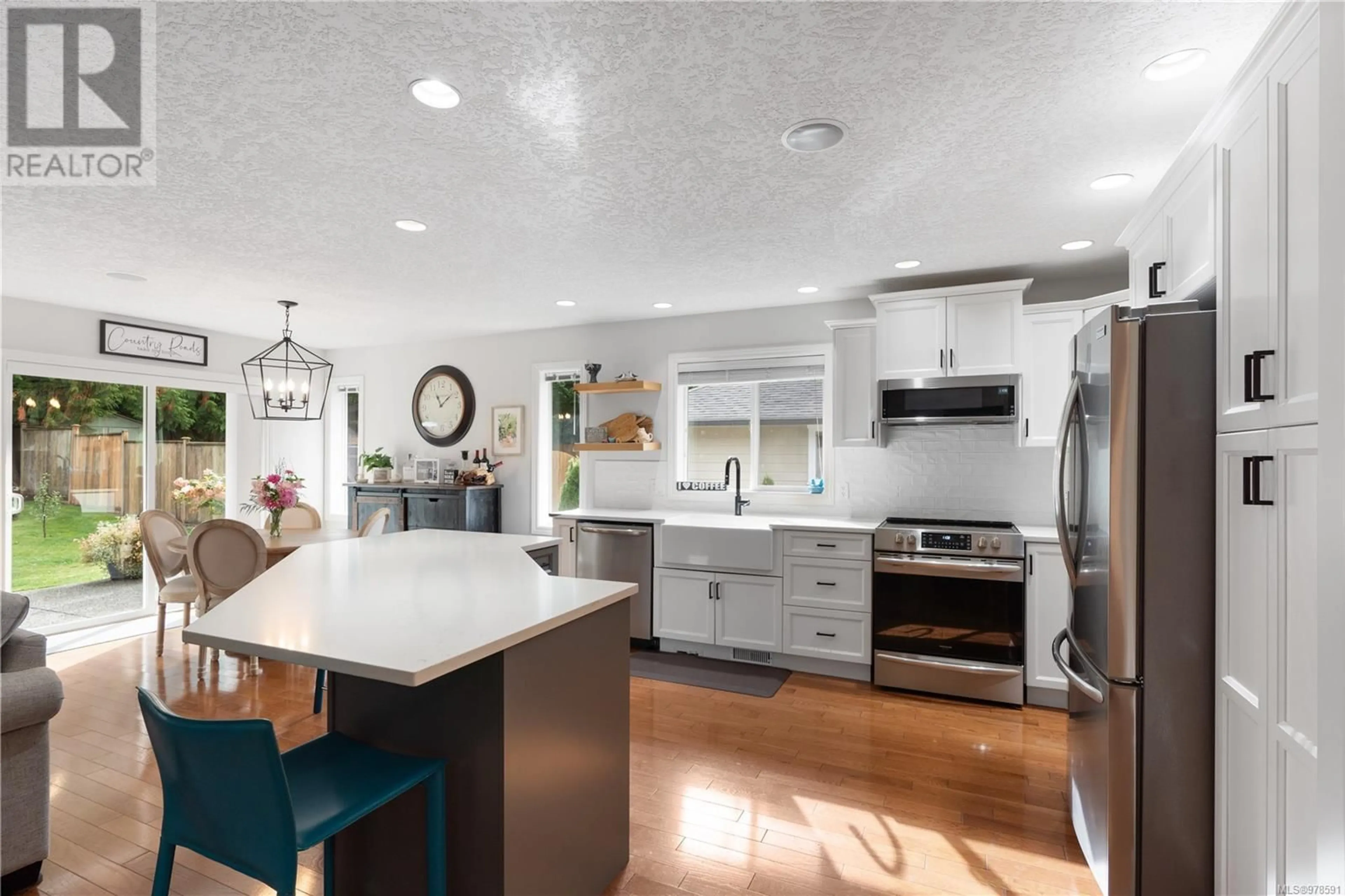 Open concept kitchen for 1350 Bonner Cres, Cobble Hill British Columbia V0R1L2