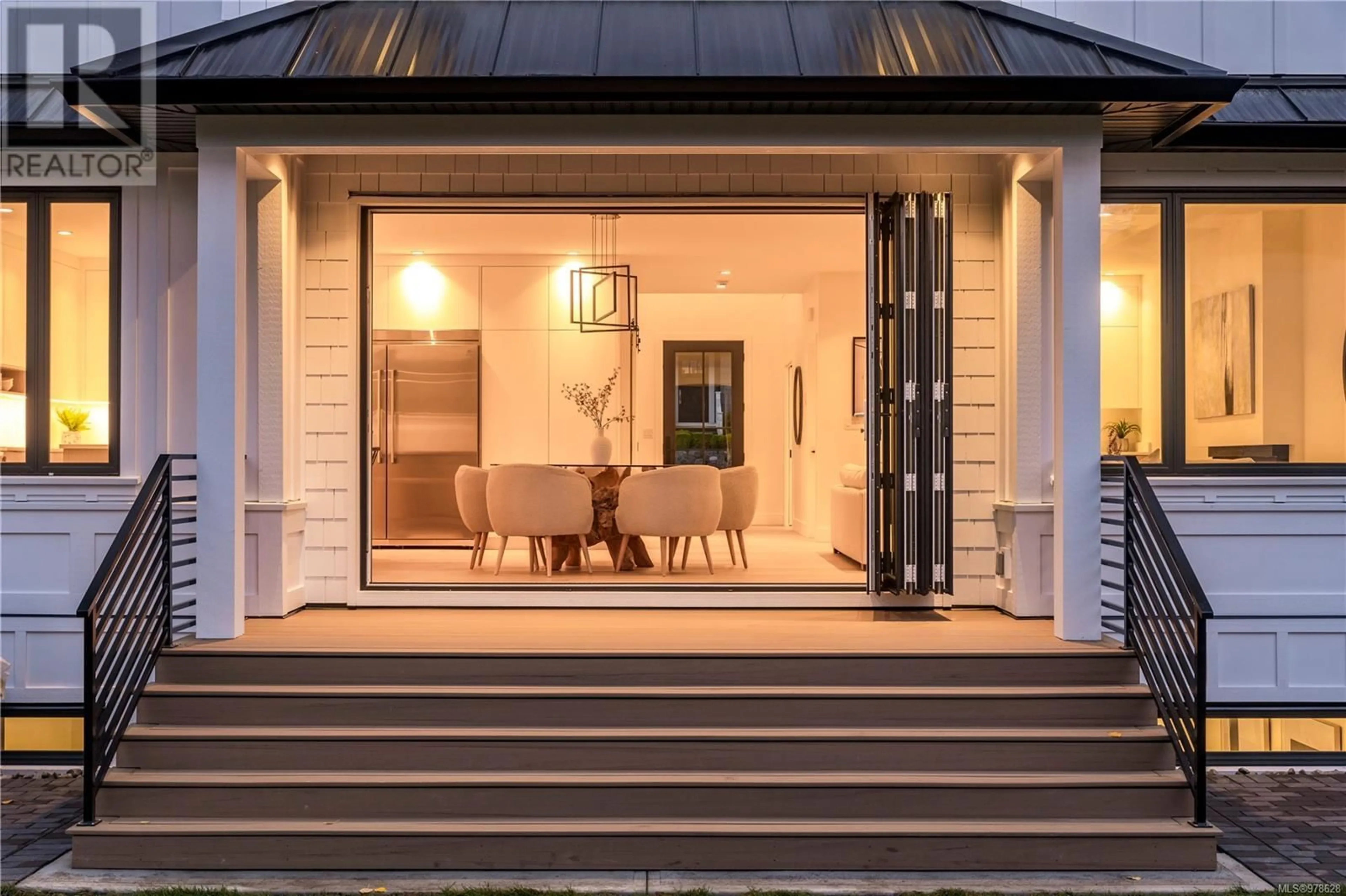 Indoor entryway, wood floors for 2480 Plumer St, Oak Bay British Columbia V8S5H1