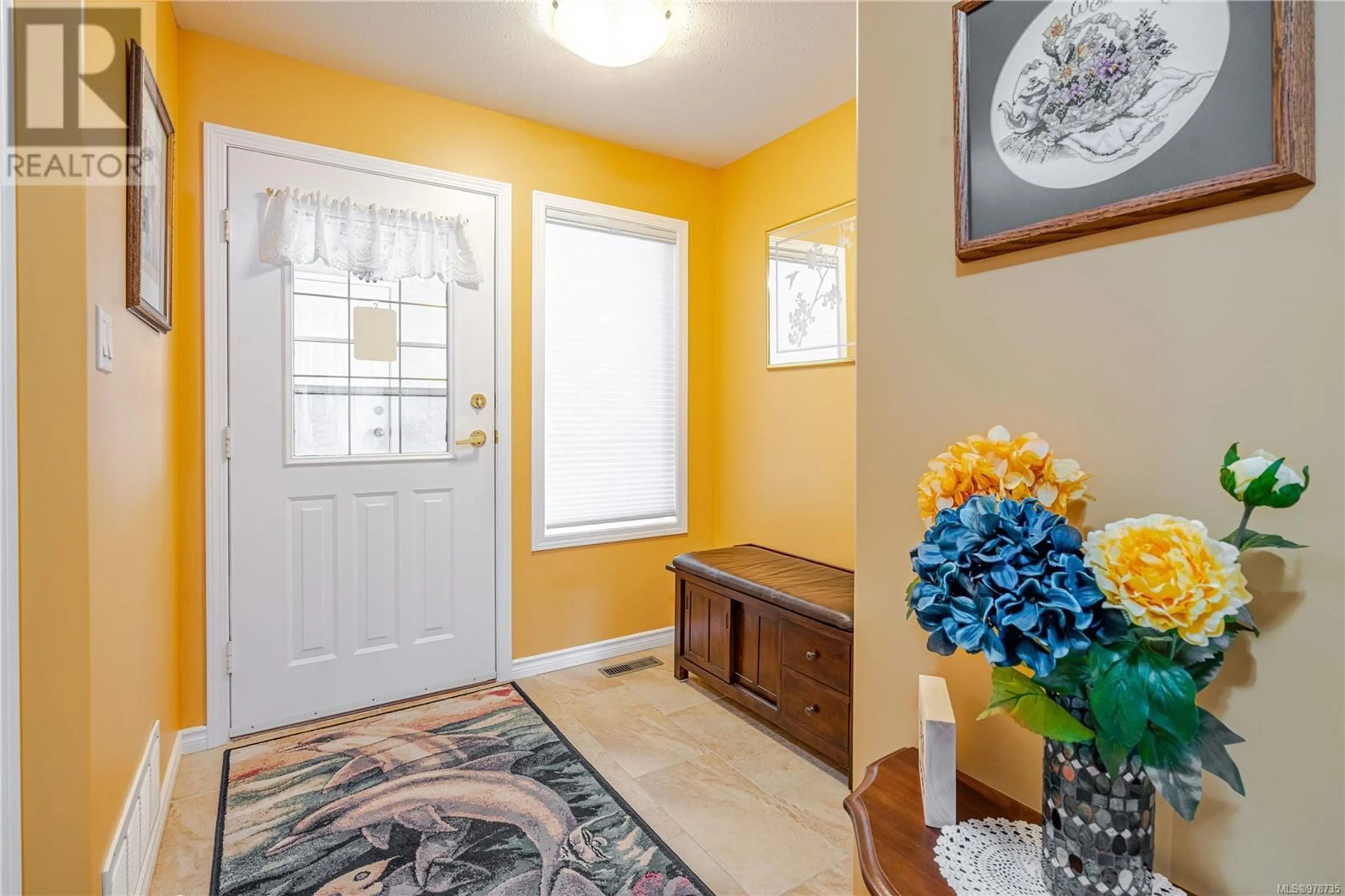 Indoor entryway, wood floors for 28 5980 Jaynes Rd, Duncan British Columbia V9L4X6