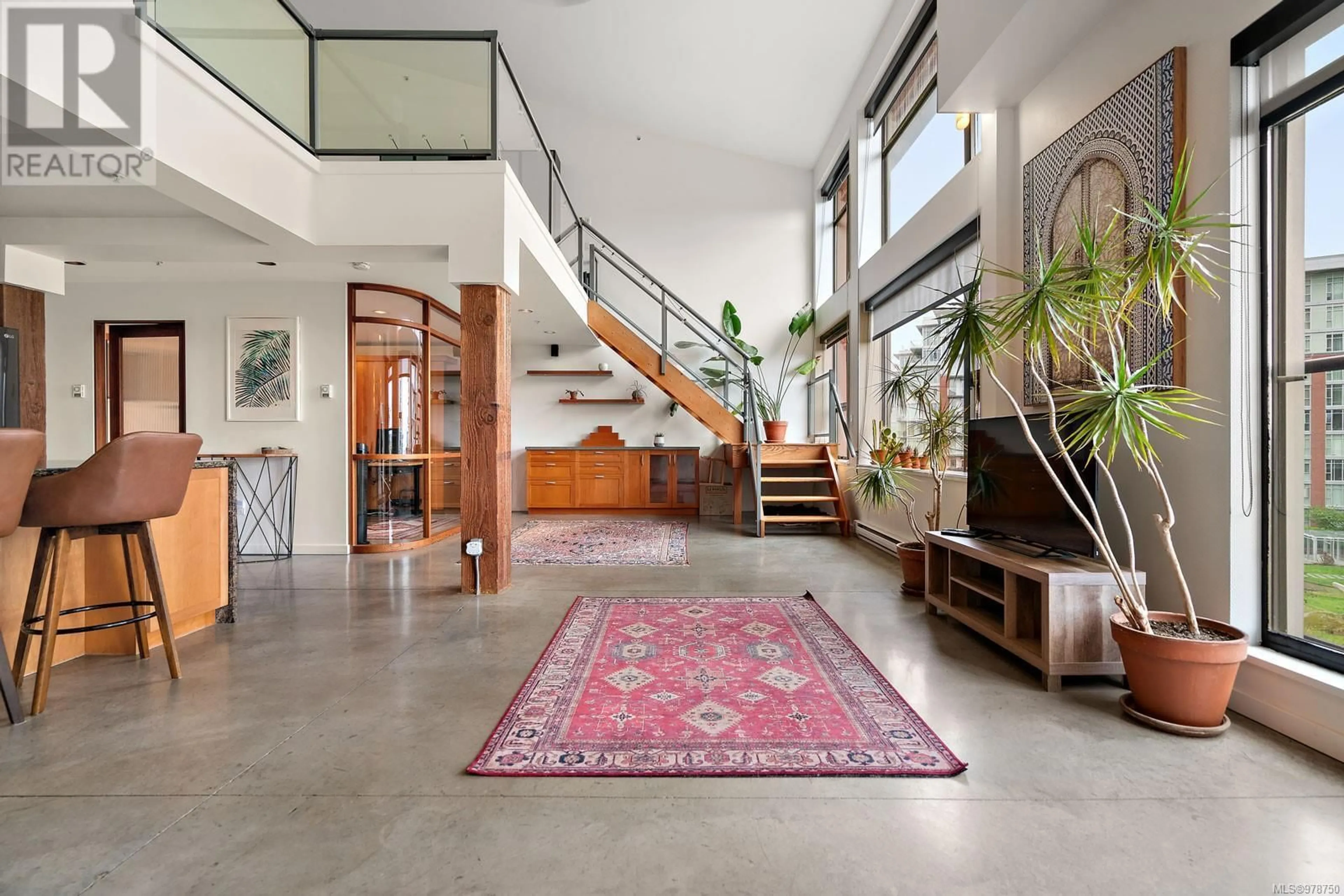 Indoor foyer, cement floor for 410 455 Sitkum Rd, Victoria British Columbia V9A7N9