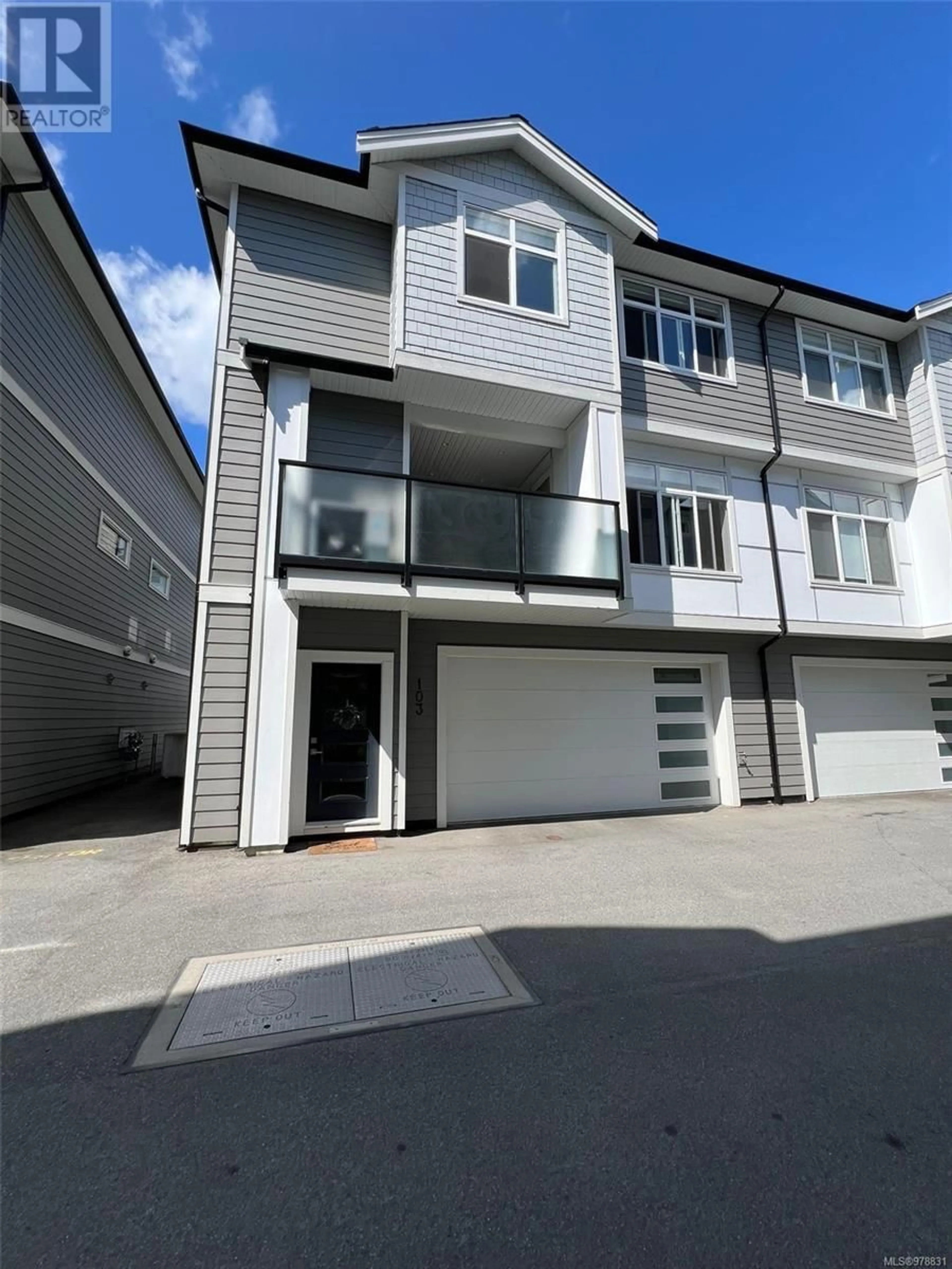 A pic from exterior of the house or condo, the front or back of building for 103 946 Jenkins Ave, Langford British Columbia V9B2N7