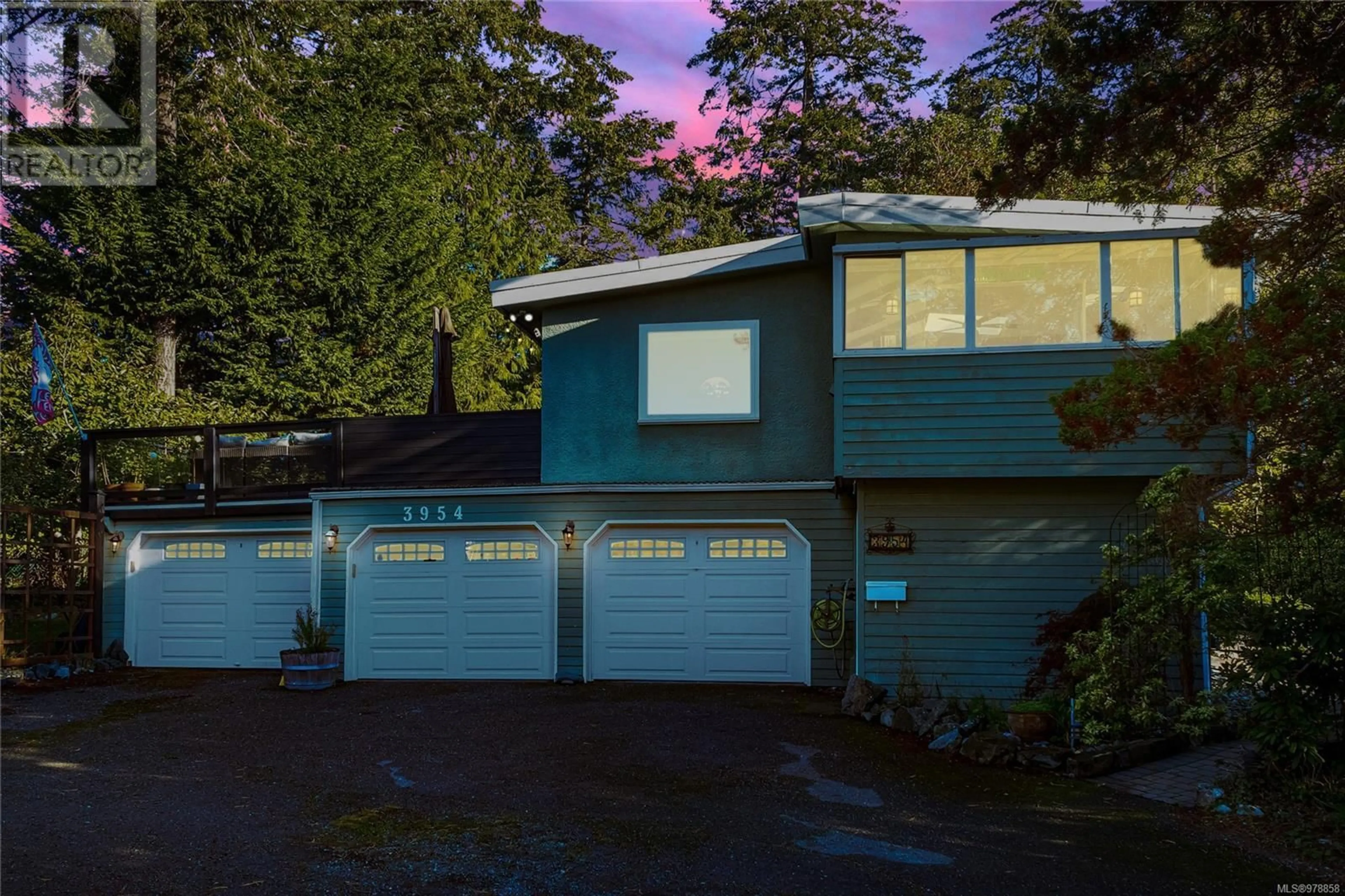 Frontside or backside of a home, cottage for 3954 Grandis Pl, Saanich British Columbia V8N4H6