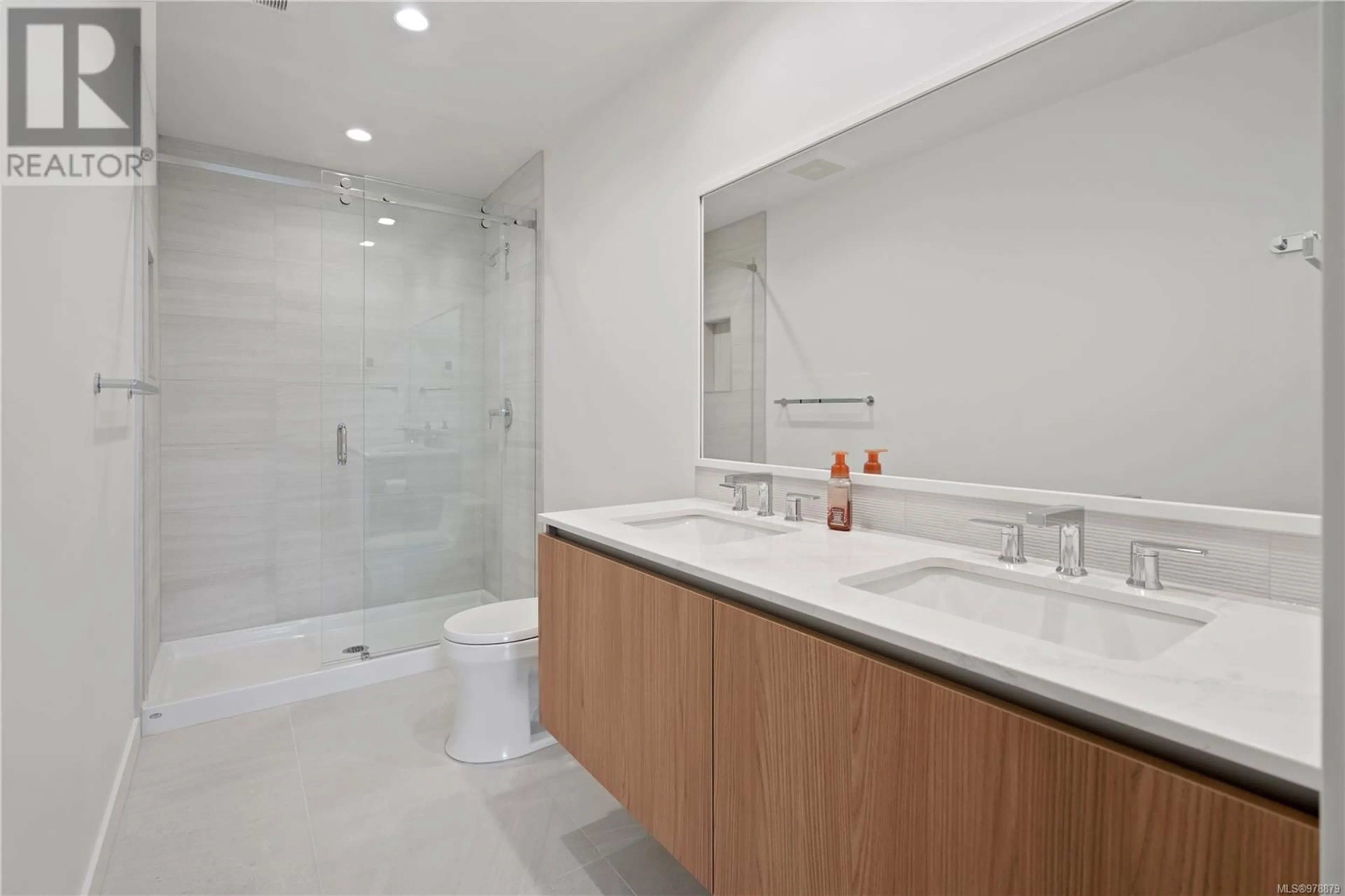 Bathroom, ceramic floors for 712 2000 Hannington Rd, Langford British Columbia V9B7C1