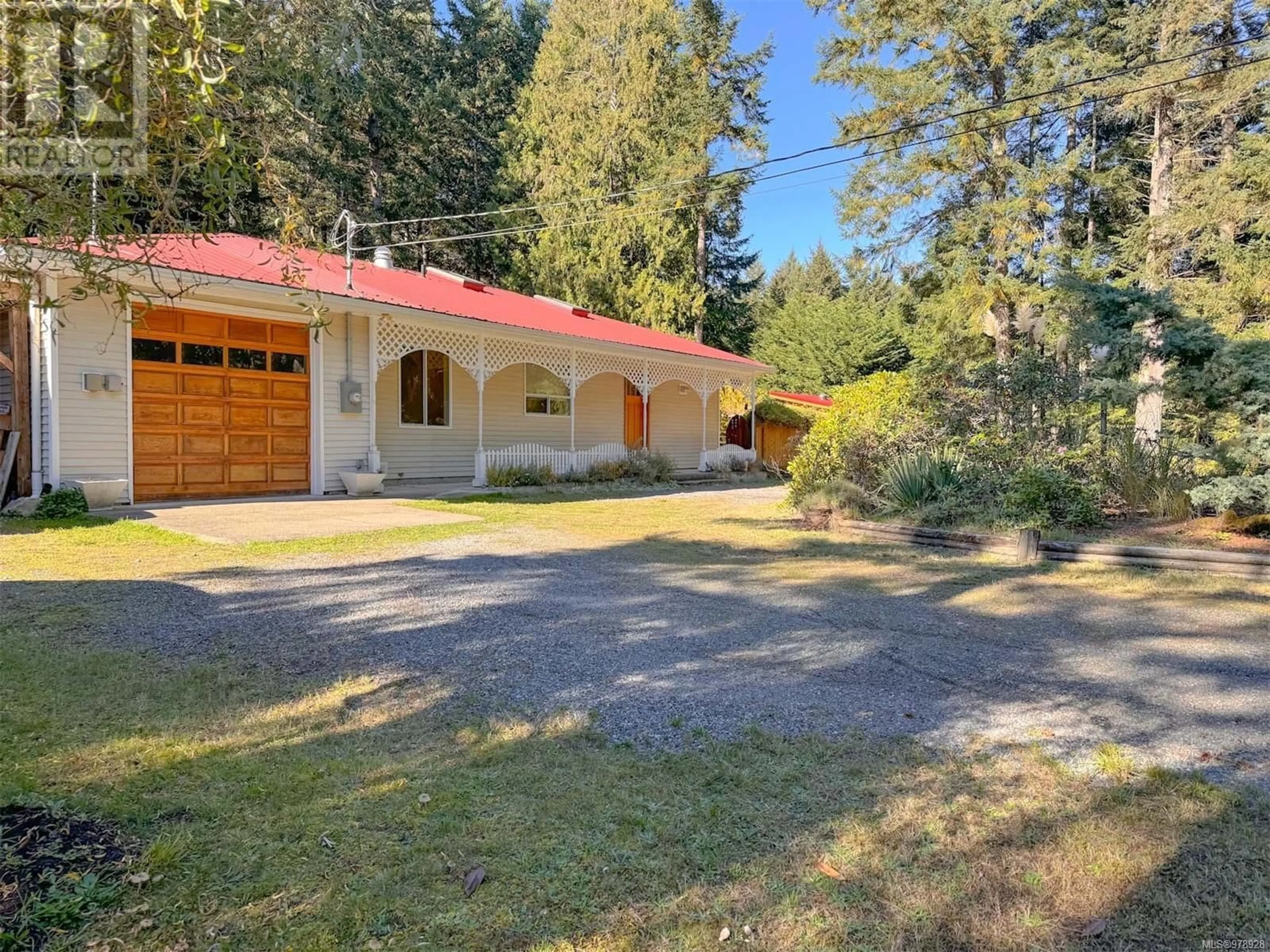 A pic from outside/outdoor area/front of a property/back of a property/a pic from drone, unknown for 817 Valli Pl, Gabriola Island British Columbia V0R1X5