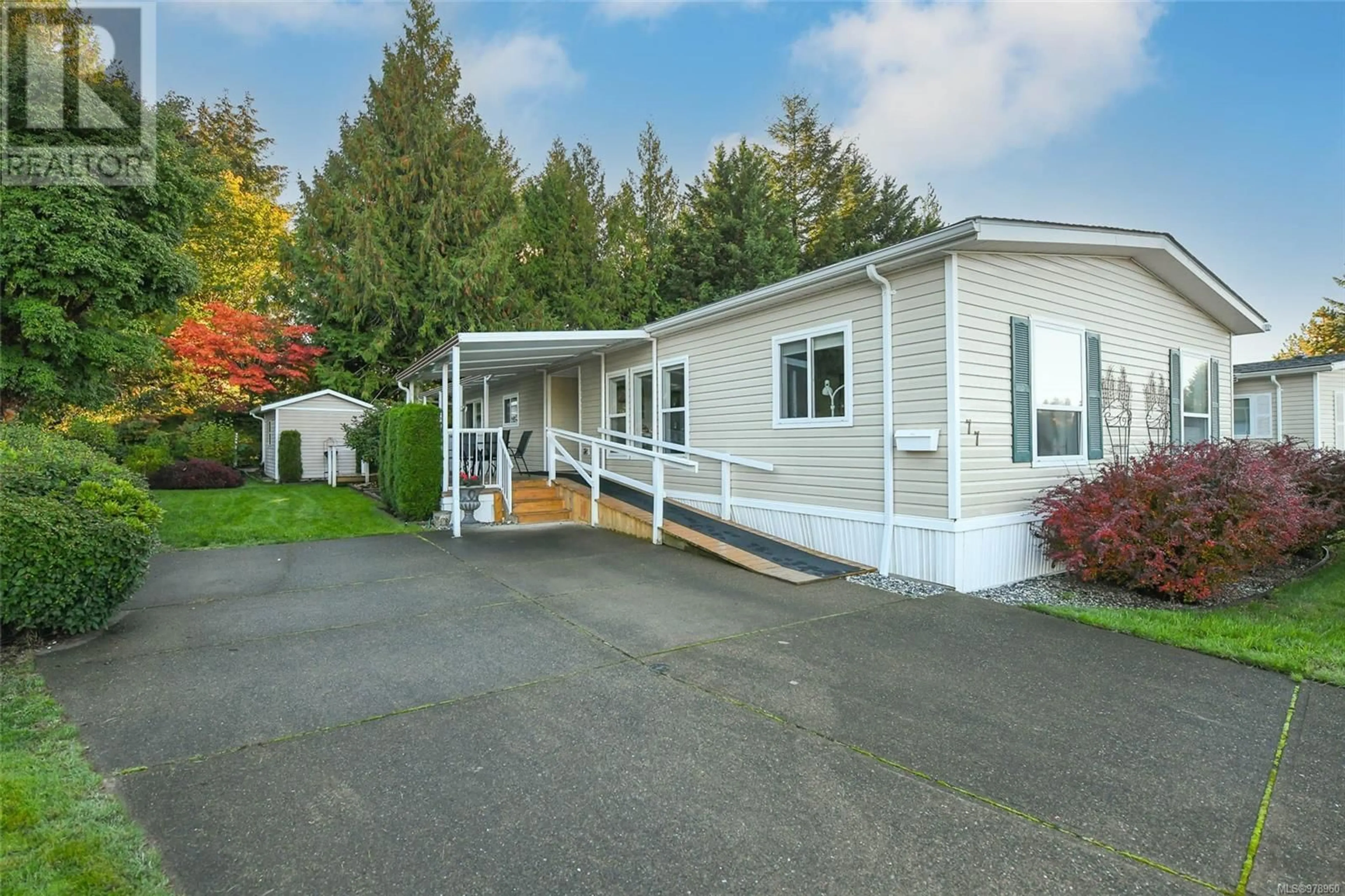 Home with vinyl exterior material for 77 4714 Muir Rd, Courtenay British Columbia V9N8Z6