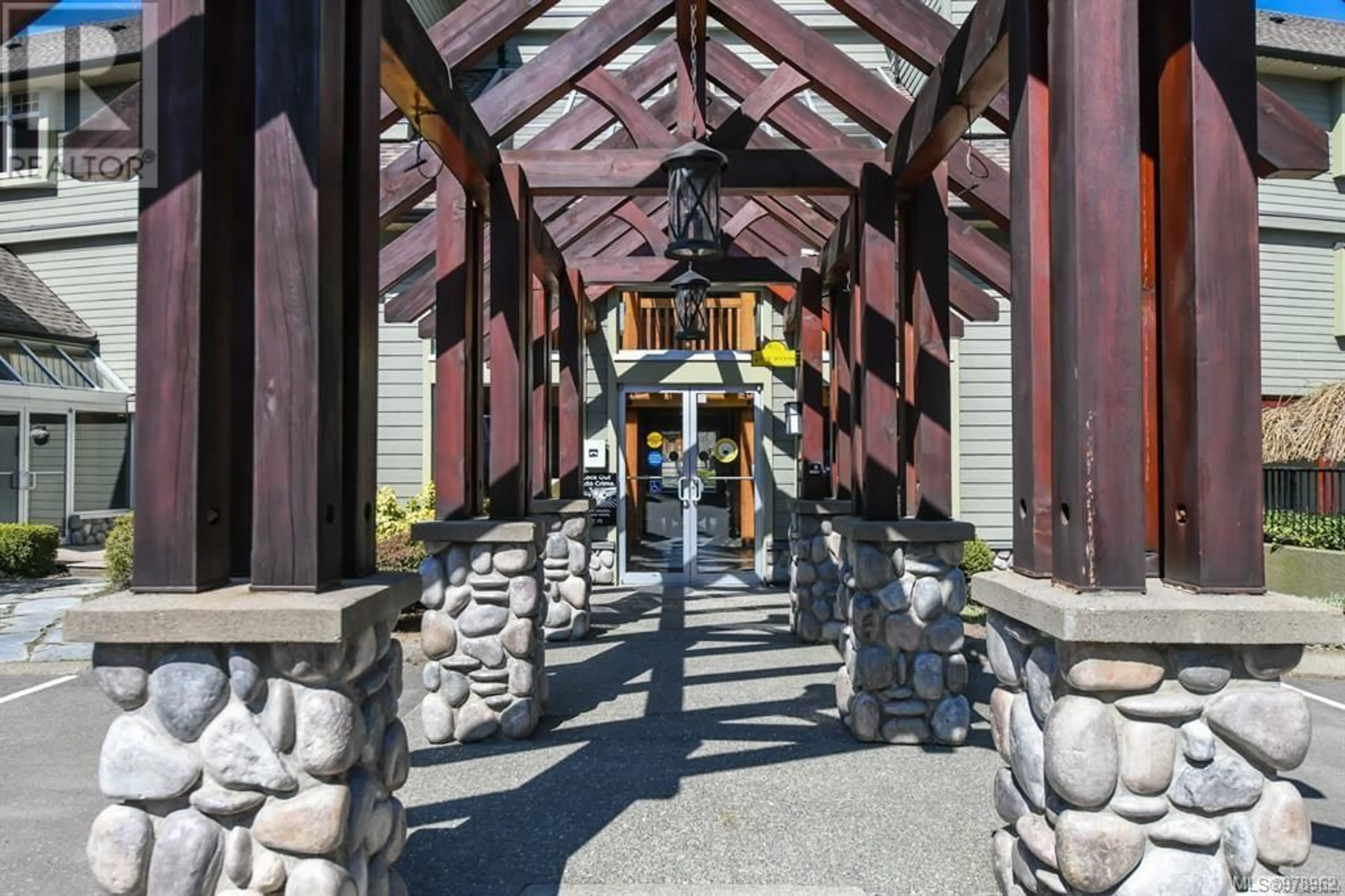 Indoor lobby for 109B 1800 Riverside Lane, Courtenay British Columbia V9N8C7