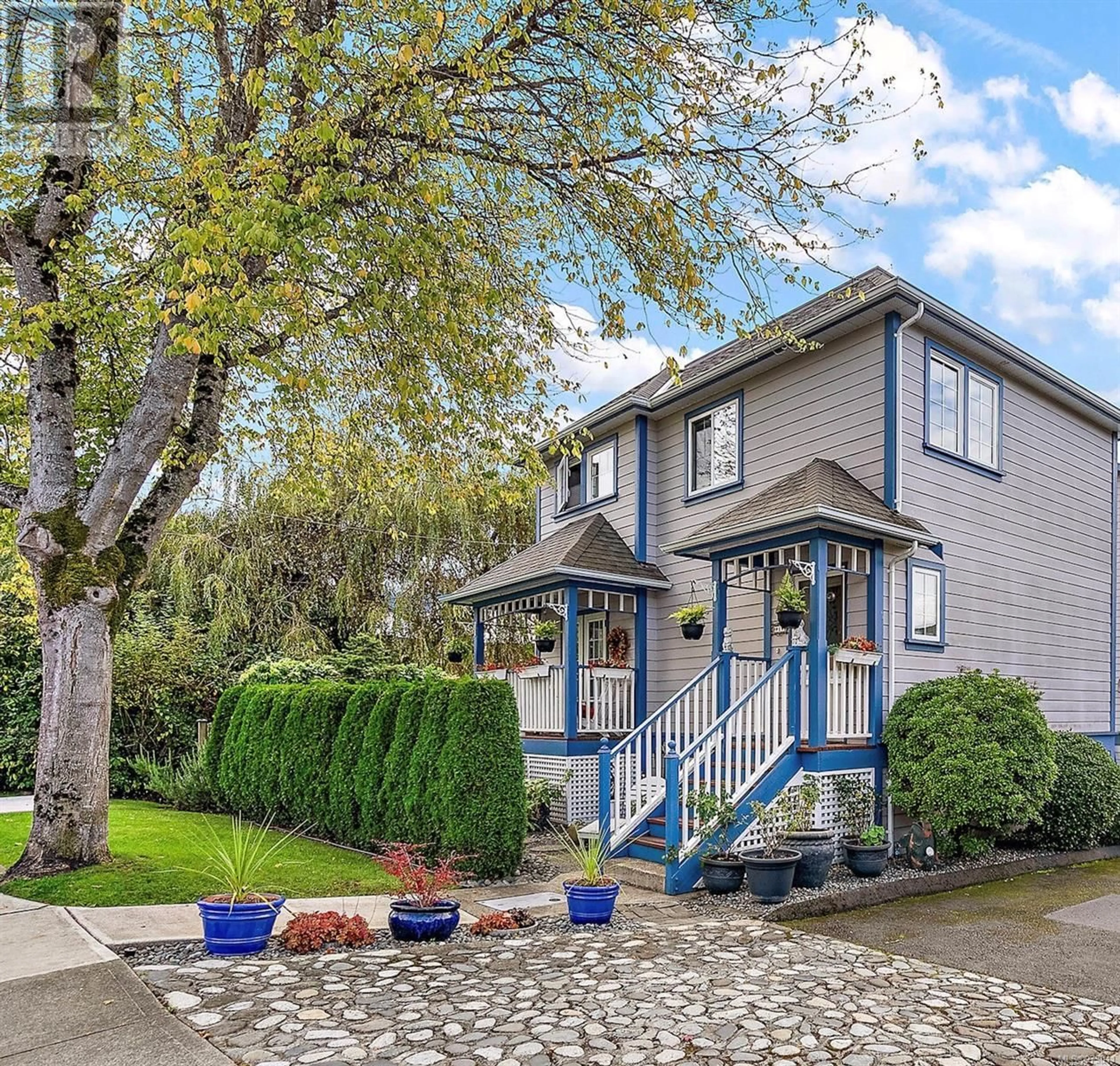 A pic from exterior of the house or condo, the street view for 1 10140 Fifth St, Sidney British Columbia V8L2X9