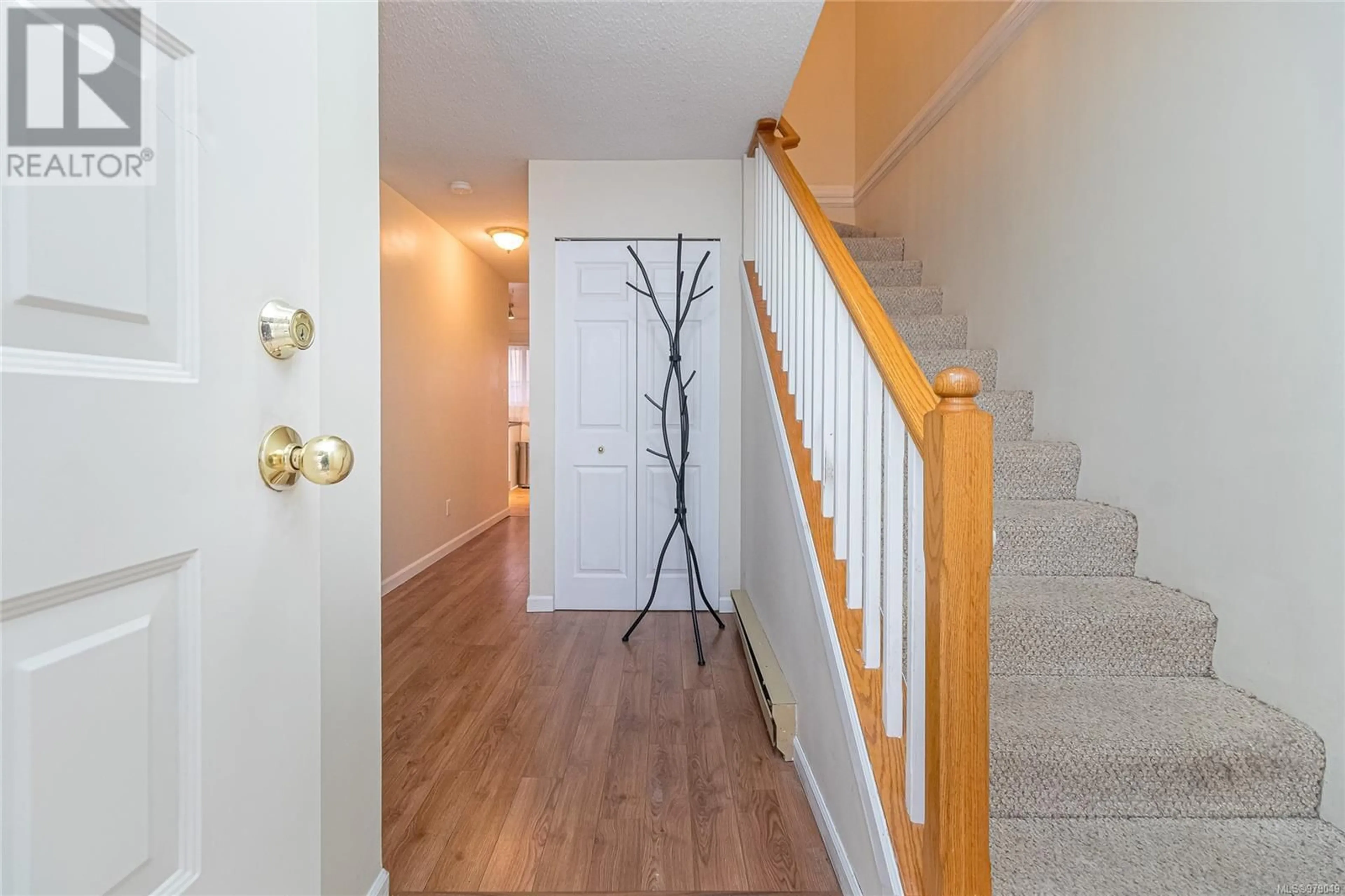 Indoor entryway, wood floors for 111 2763 Jacklin Rd, Langford British Columbia V9B3X7