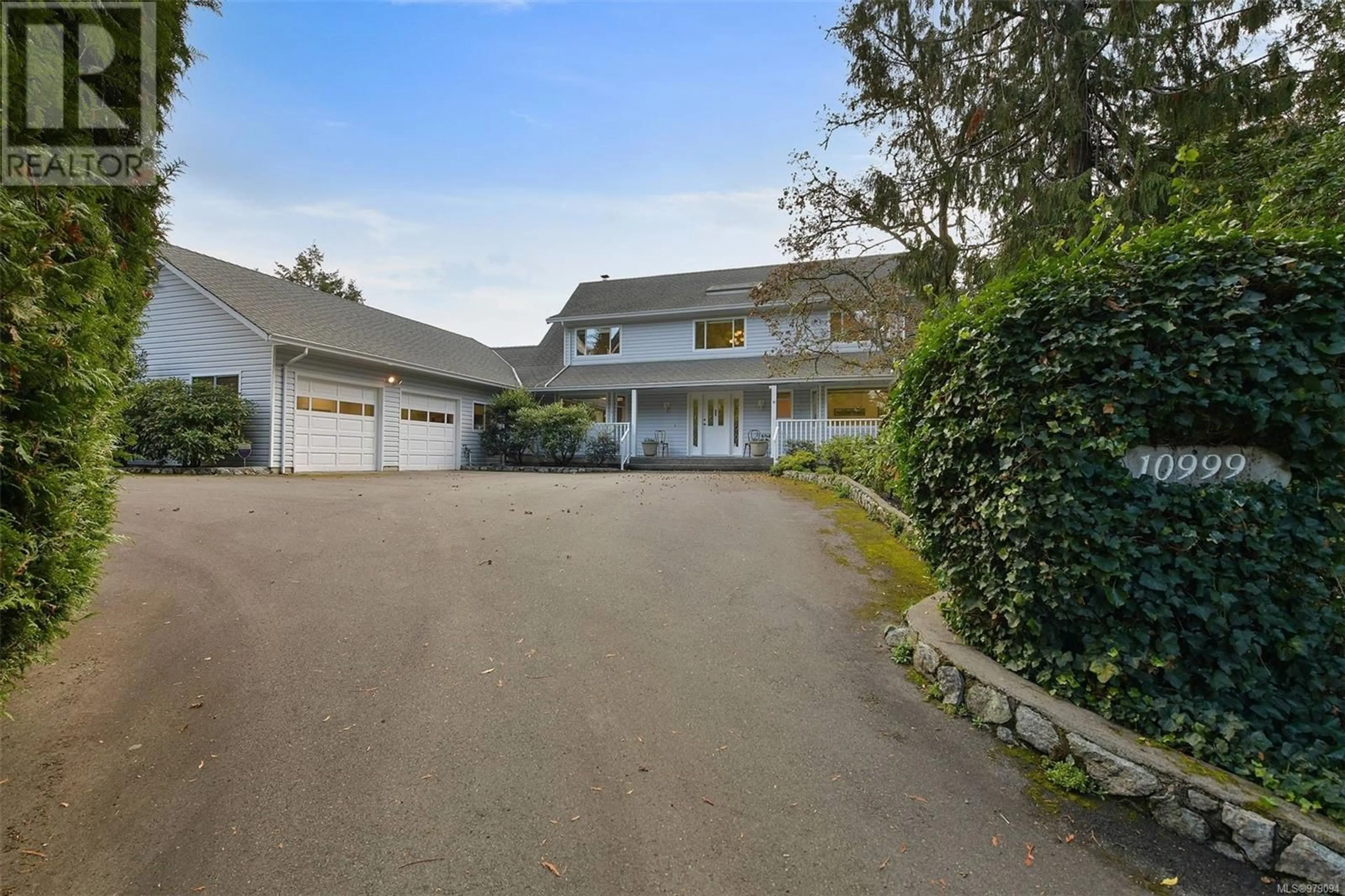 Frontside or backside of a home, the street view for 10999 Oriole Lane, North Saanich British Columbia V8L5R1