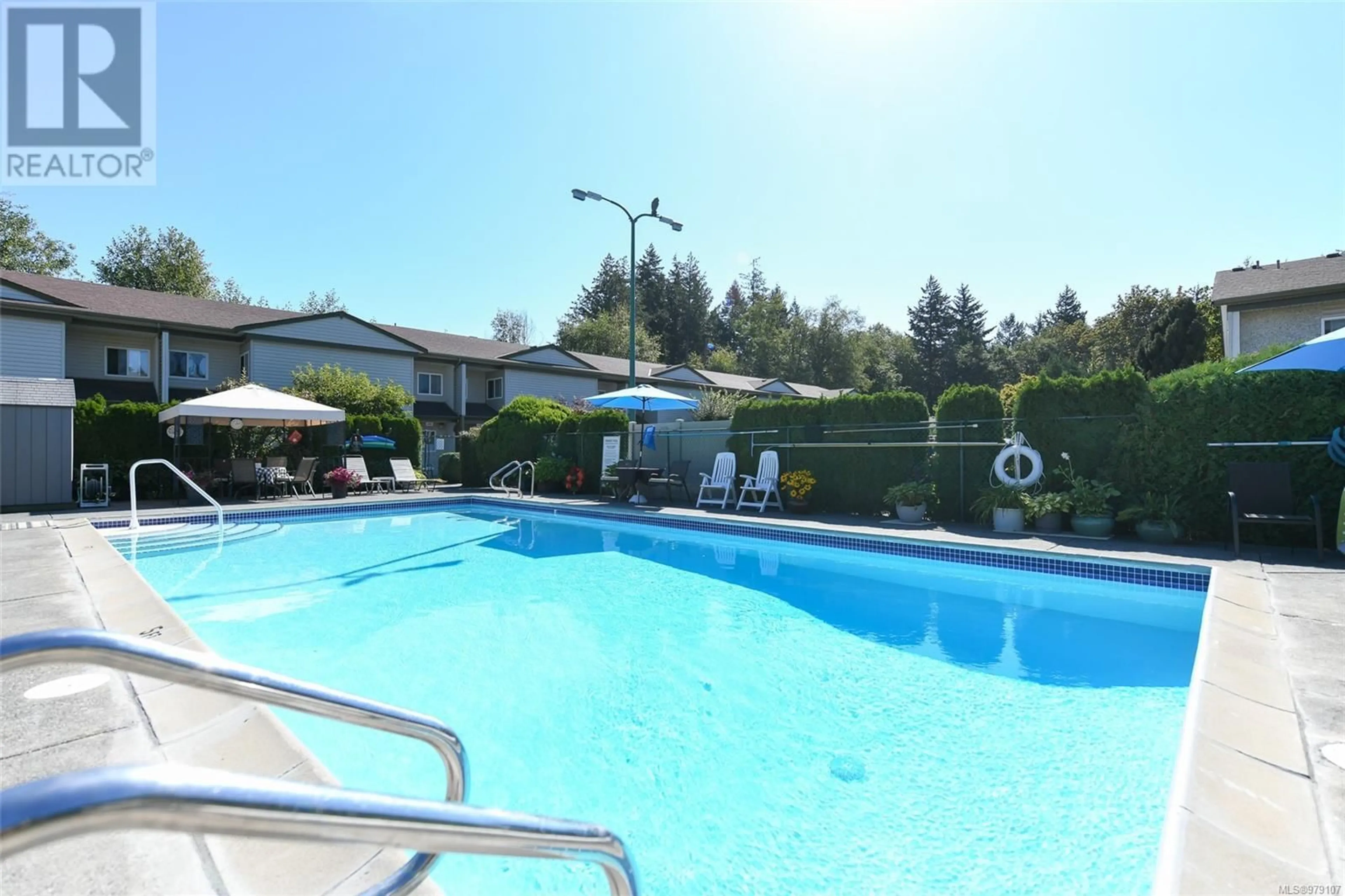 Indoor or outdoor pool for 403 1537 NOEL Ave, Comox British Columbia V9M3H8