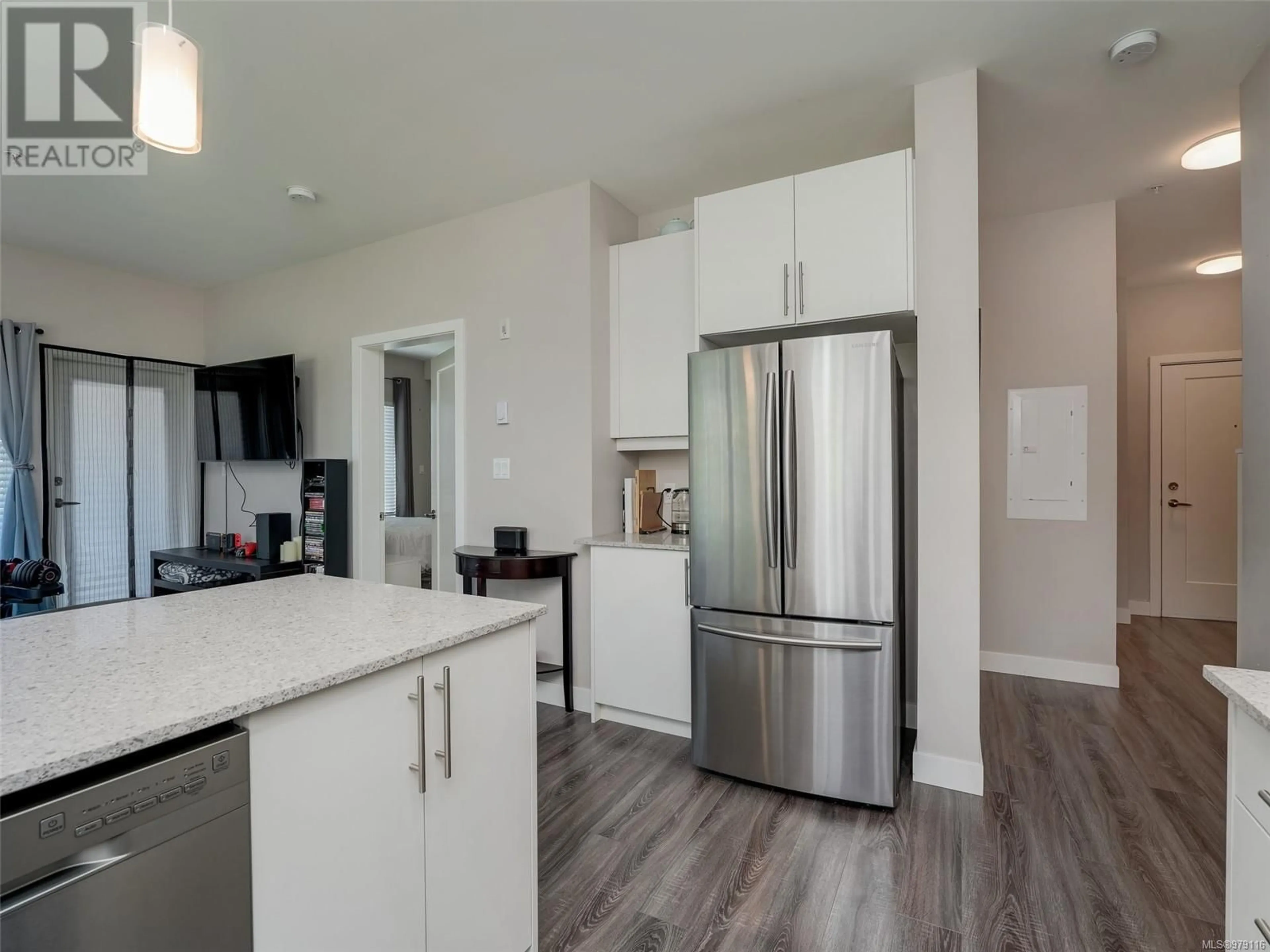 Open concept kitchen for 303 1018 Inverness Rd, Saanich British Columbia V8X2S1