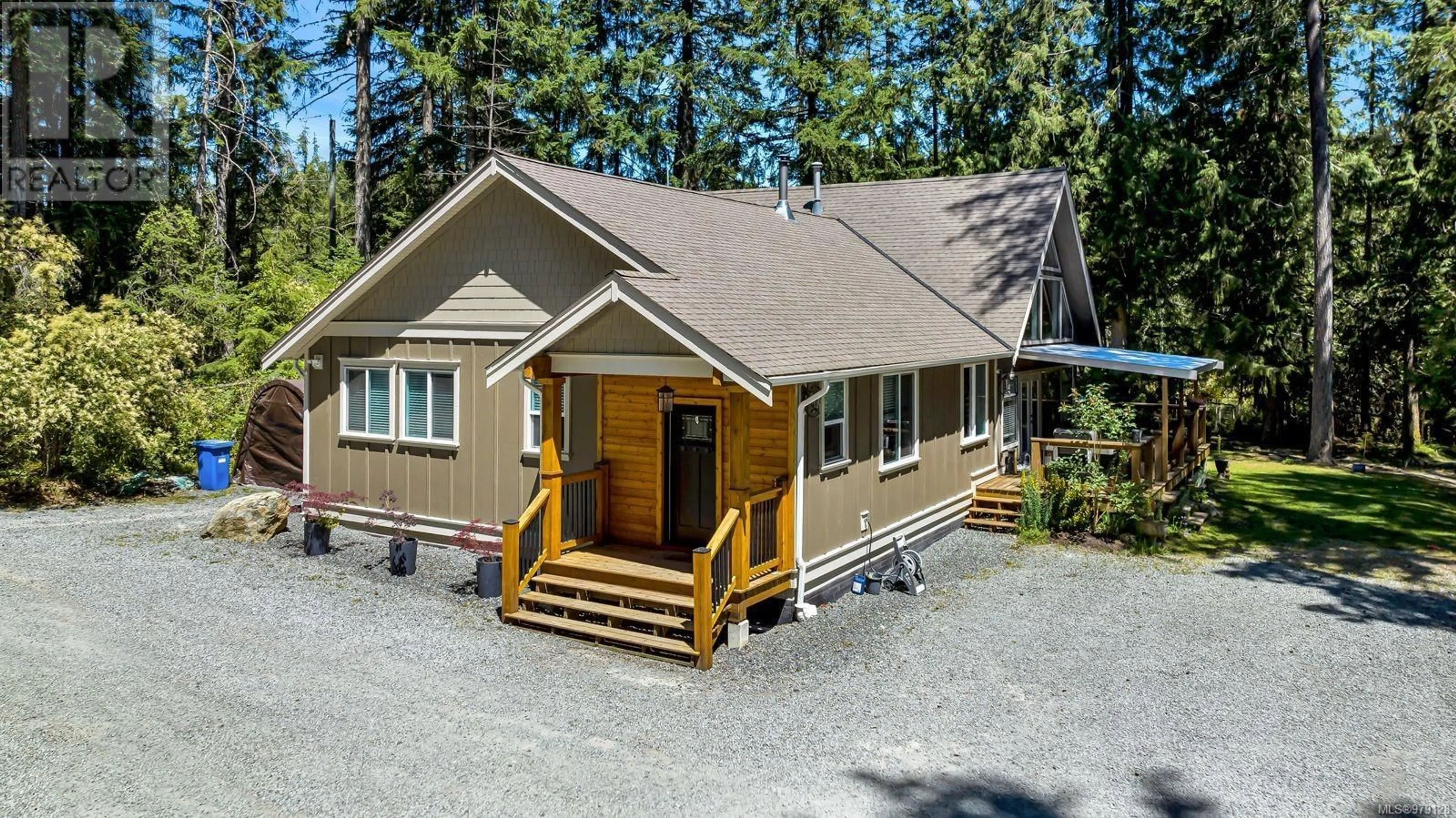 Home with vinyl exterior material for 905 Whittaker Rd, Malahat British Columbia V0R2L0