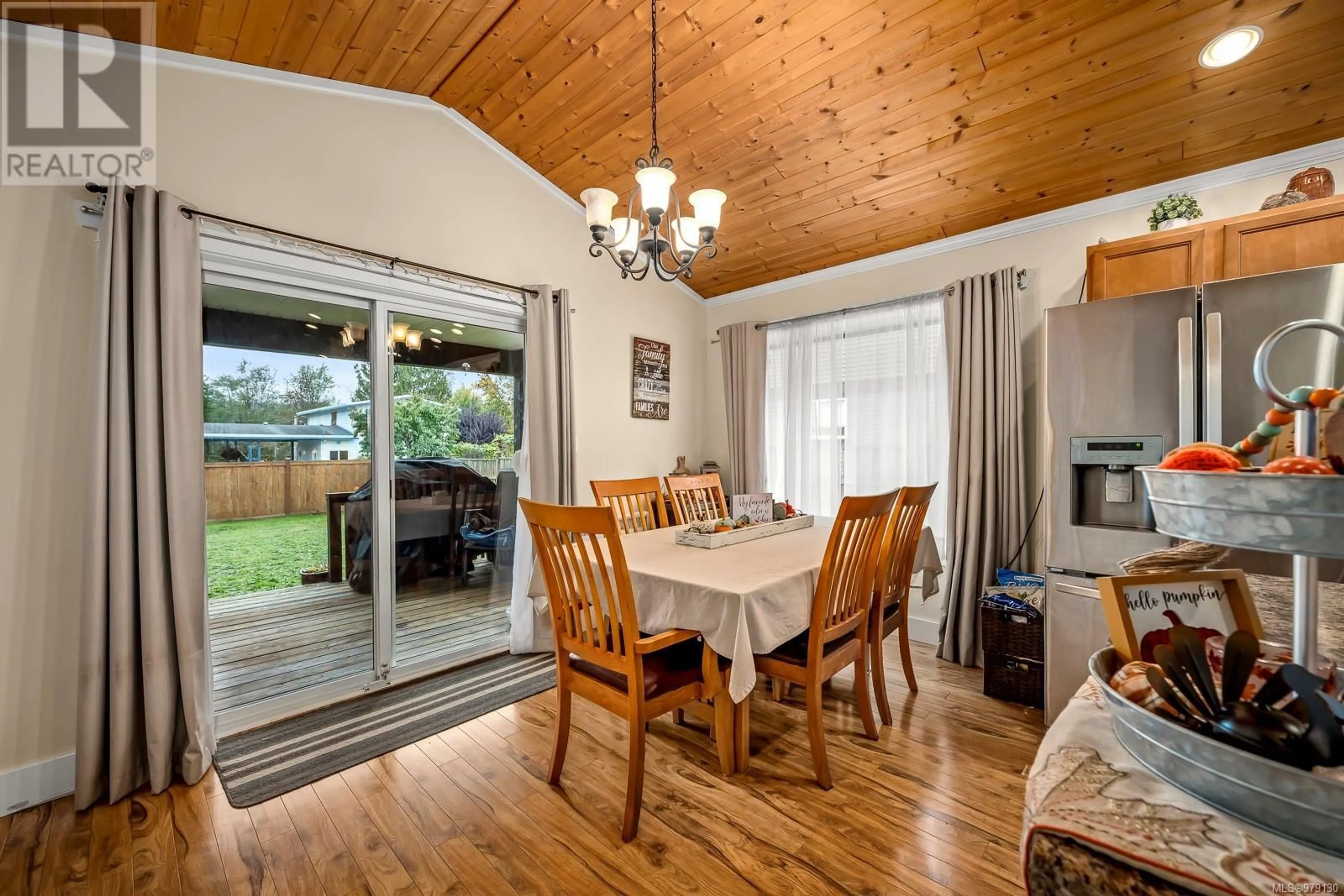 Dining room, wood floors, cottage for 5586 Swallow Dr, Port Alberni British Columbia V9Y7H1