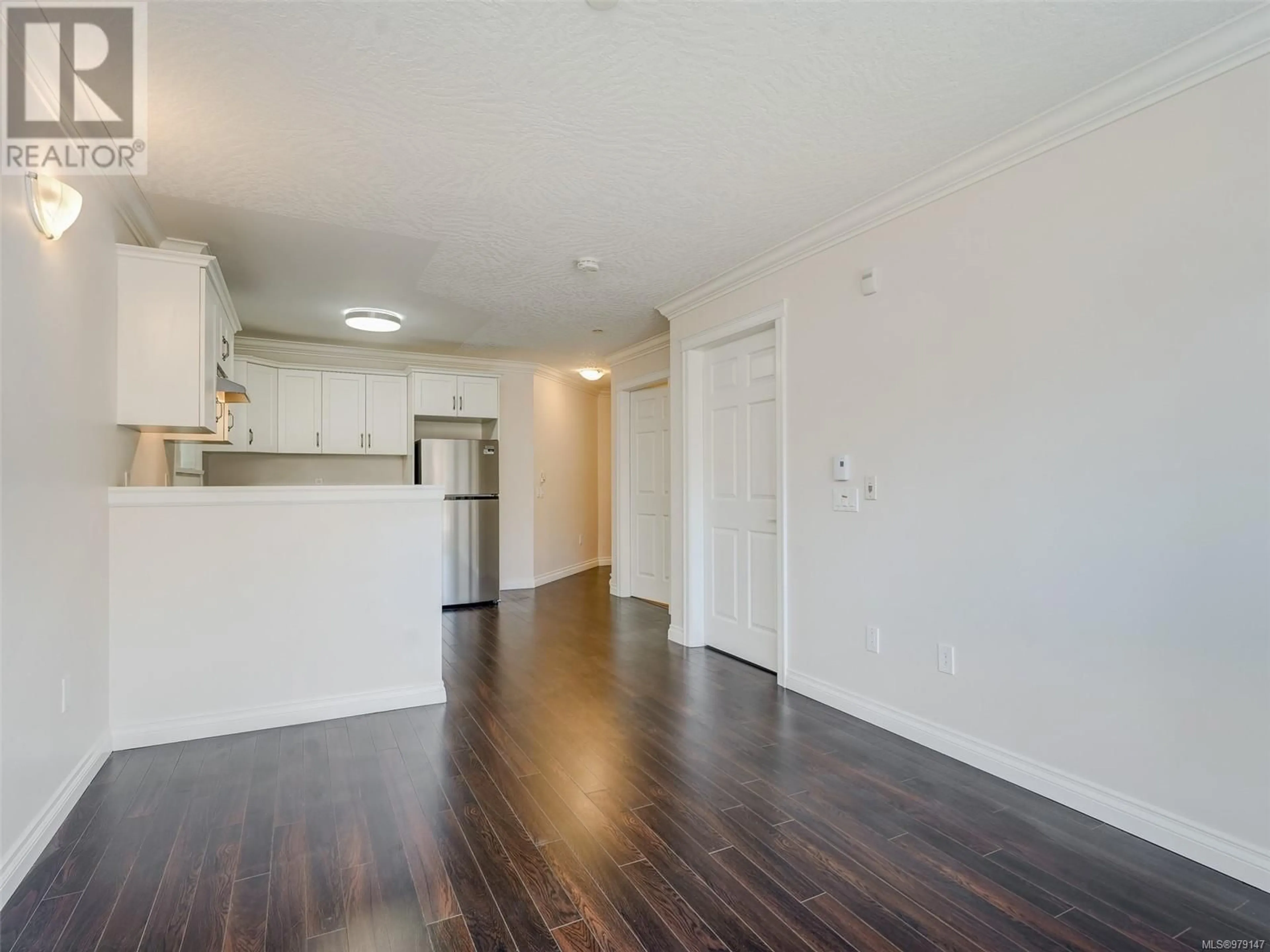 Standard kitchen, wood floors for 202 1070 Southgate St, Victoria British Columbia V8V2Z2