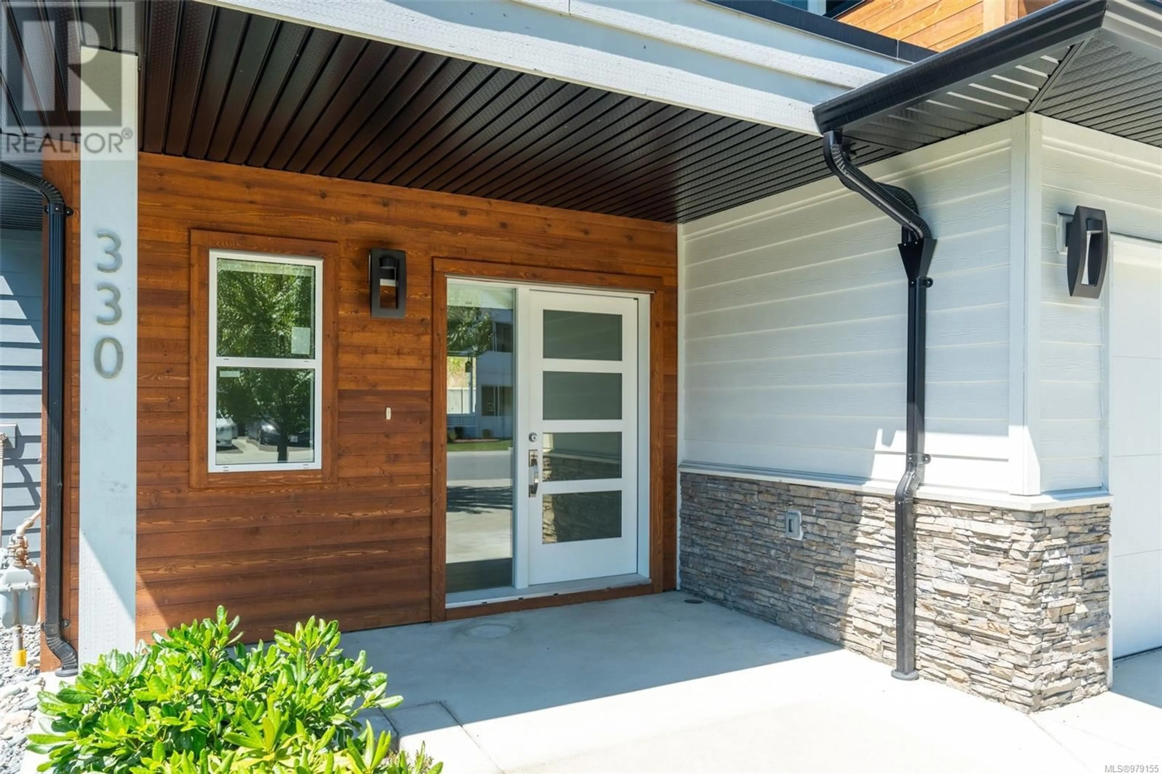 Indoor entryway, wood floors for 330 Lone Oak Pl, Langford British Columbia V9B0X3