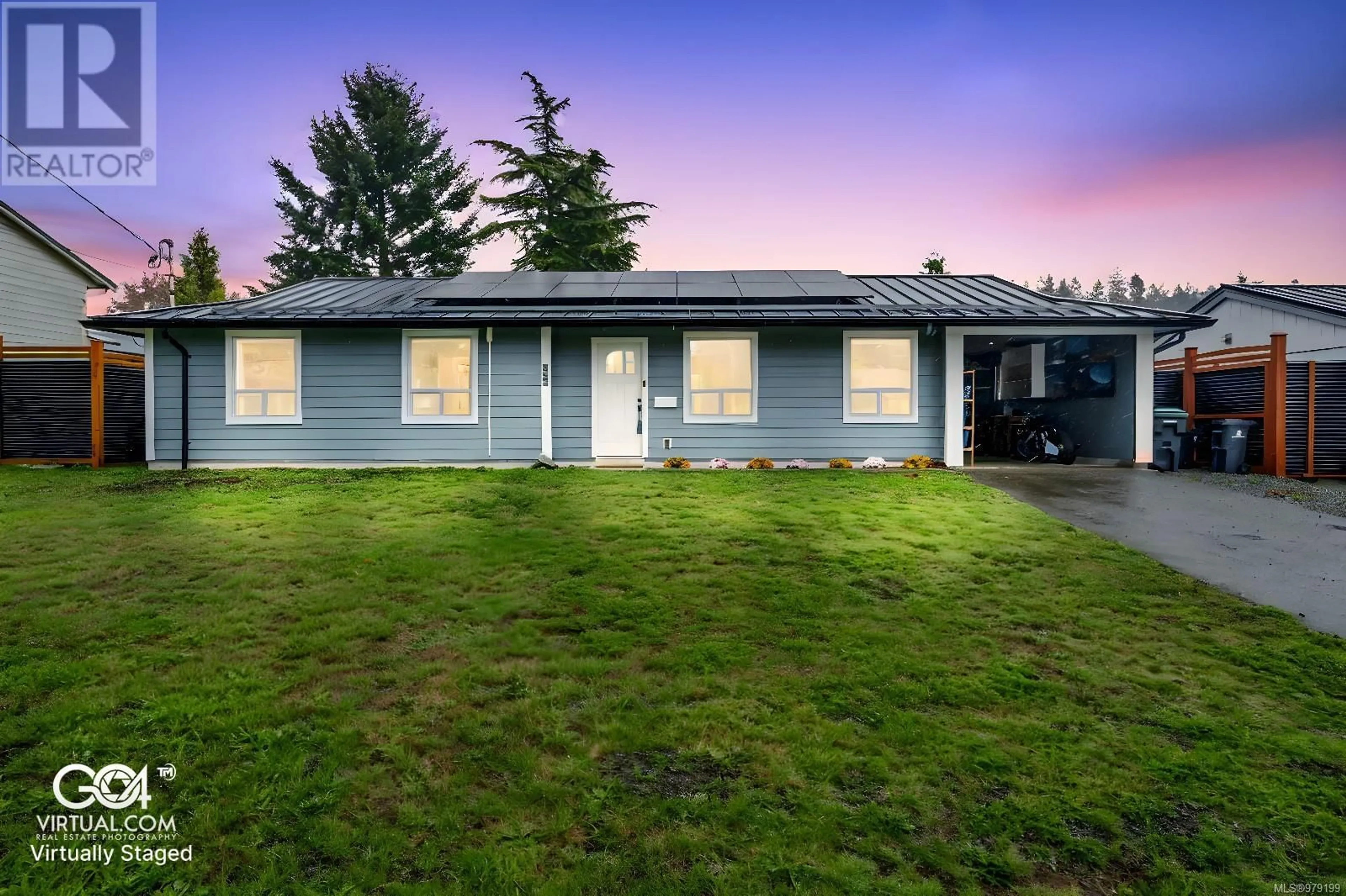 Frontside or backside of a home, cottage for 322 Denman St, Comox British Columbia V9M3A8