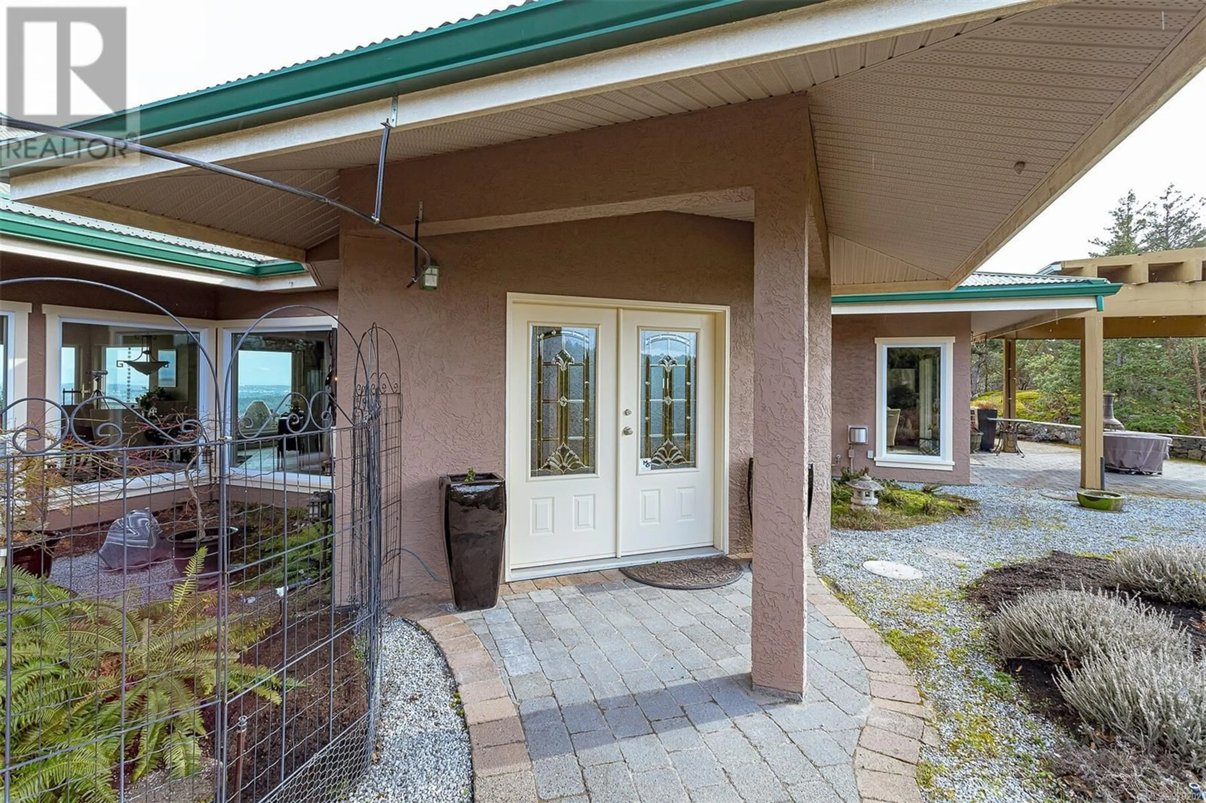 Indoor foyer for 4303 MUNN ROAD, Highlands British Columbia V9E1C8