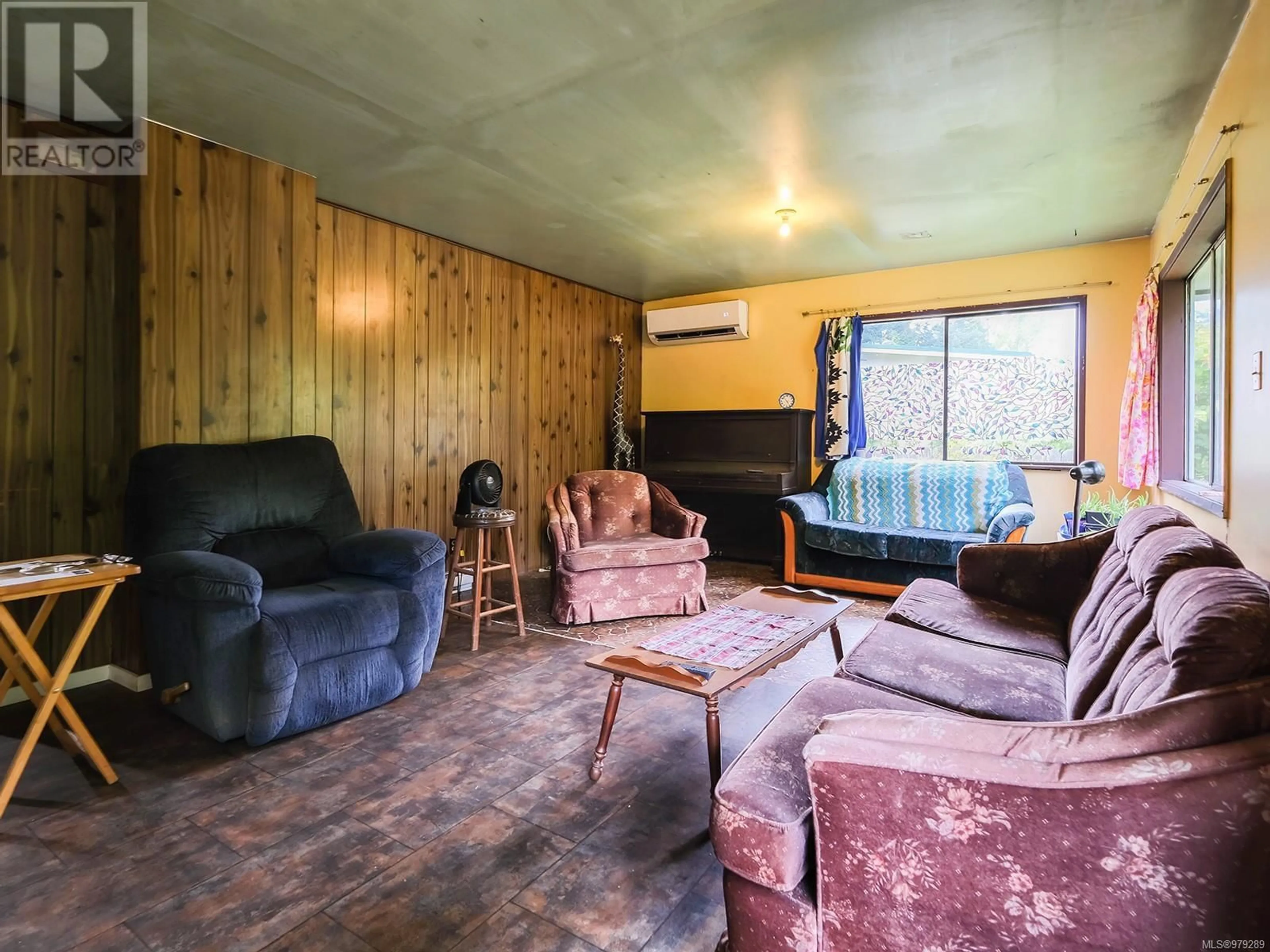 Living room, wood floors for 7085 Rice Rd, Duncan British Columbia V9L5W5